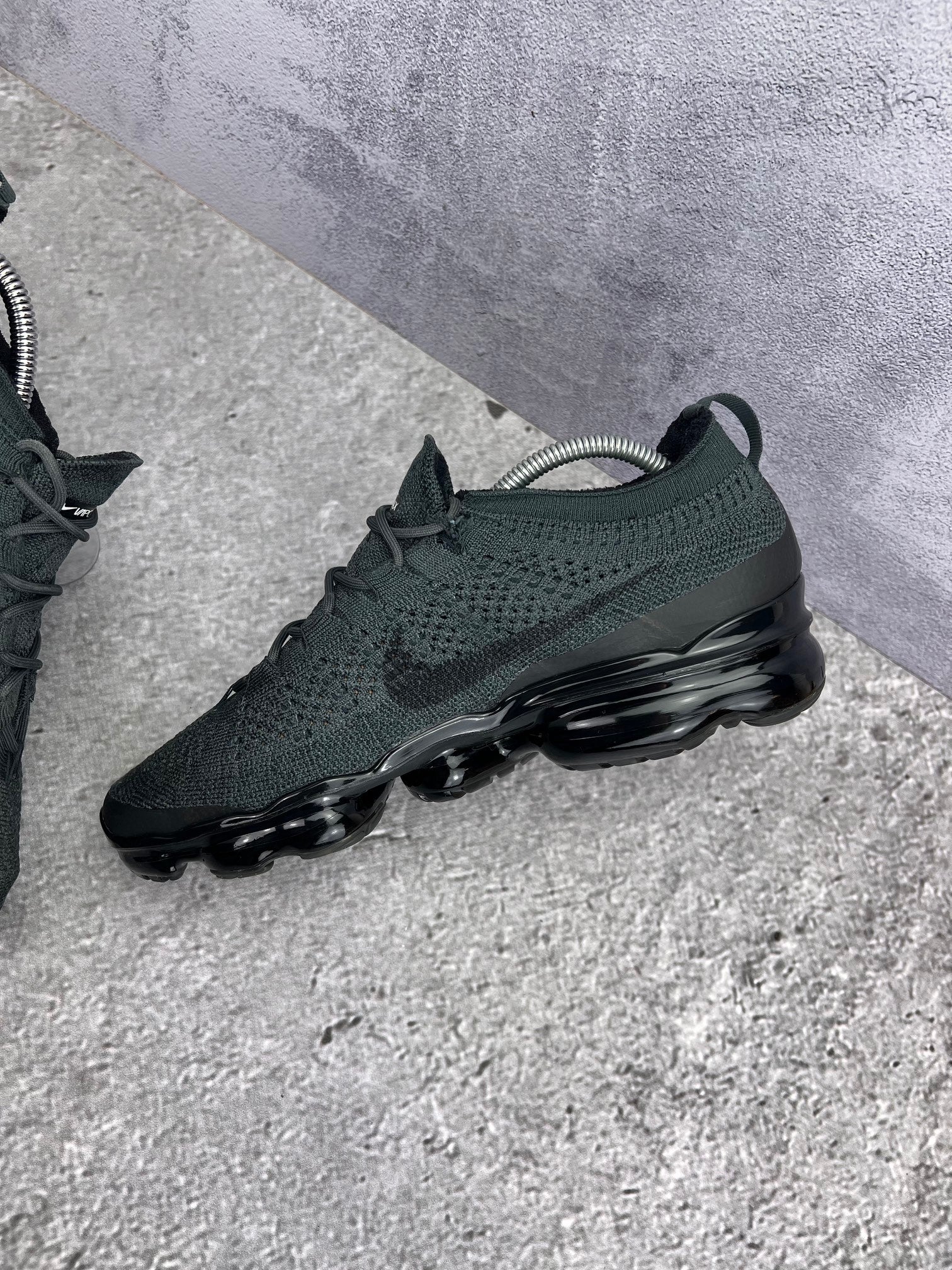 Nike Air VaporMax 2023 Flyknit Anthracite Black - buty sportowe, wewnętrzny panel prawego buta
