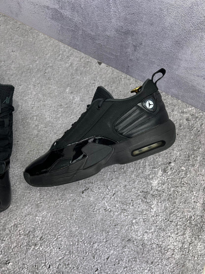 Jordan Max Aura 6 Black Anthracite - buty sportowe, zewnętrzny panel lewego buta