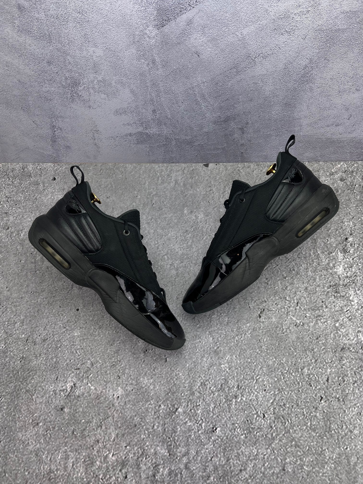 Jordan Max Aura 6 Black Anthracite - buty sportowe, widok z góry na wewnętrzną stronę butów