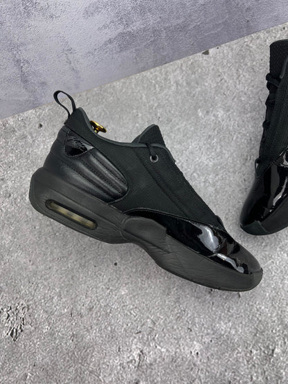 Jordan Max Aura 6 Black Anthracite - buty sportowe, wewnętrzny panel lewego buta