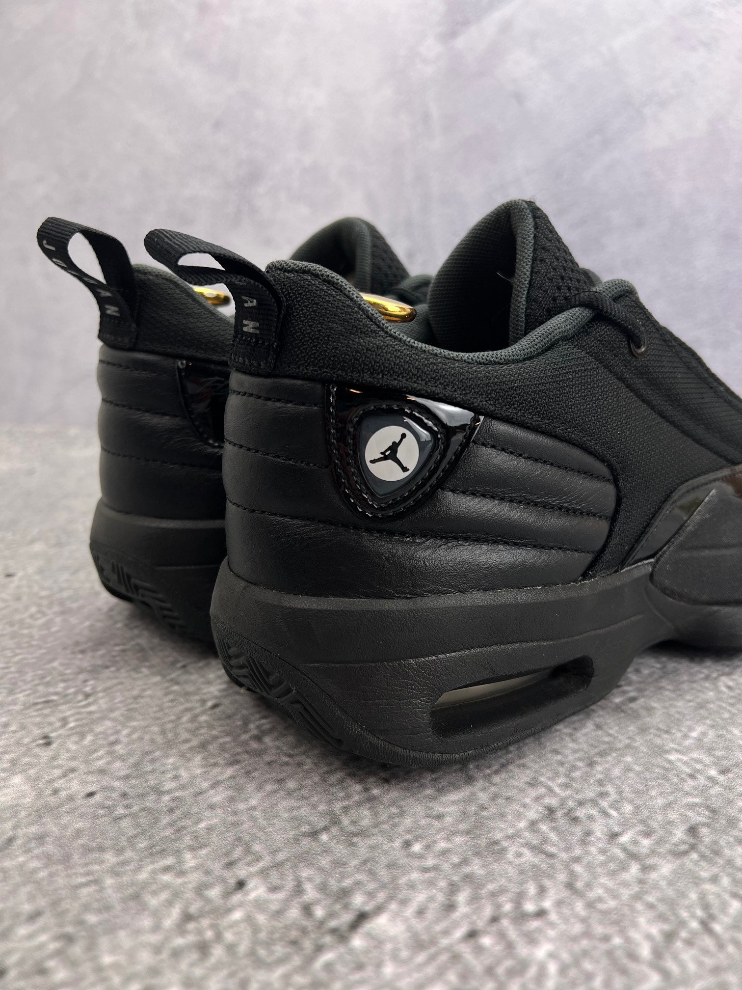 Jordan Max Aura 6 Black Anthracite - buty sportowe, widok z góry