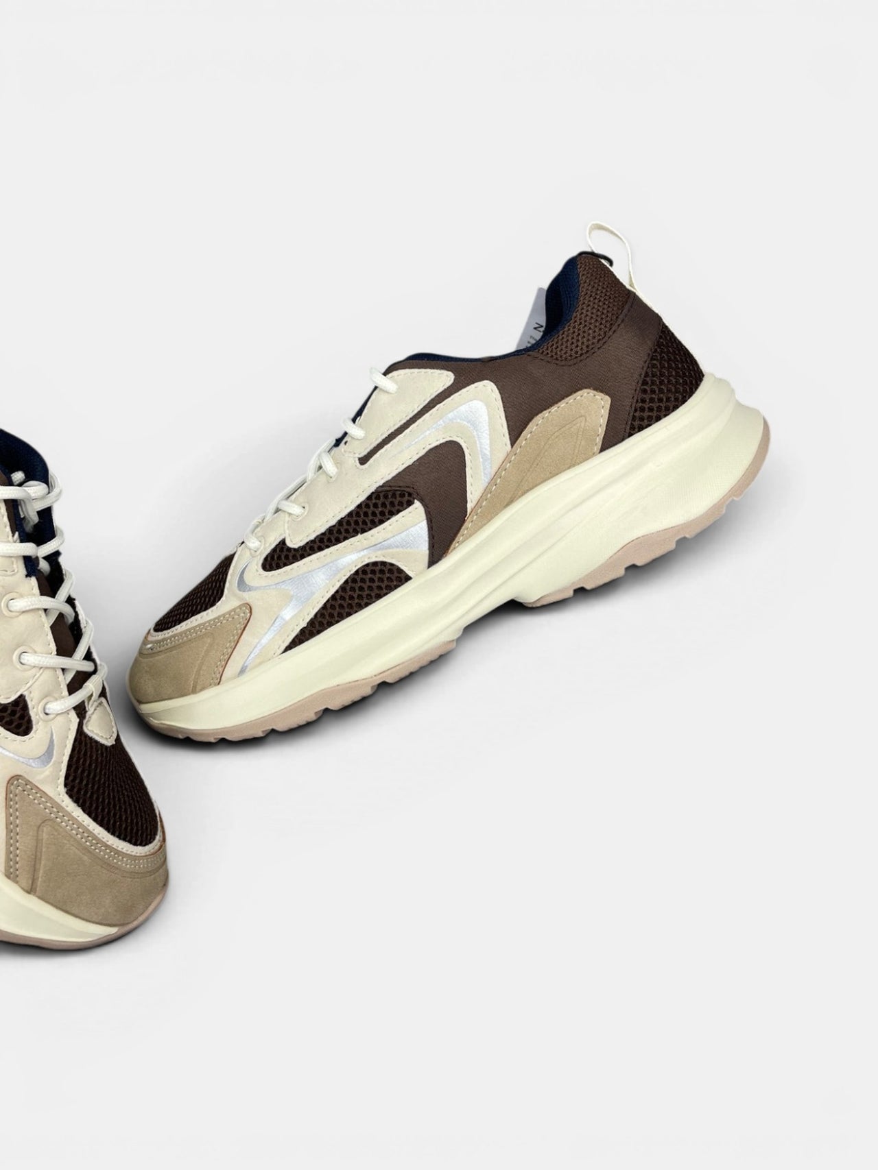Pier One Sneakers — buty sportowe damskie nowe rozmiar 40, zewnętrzny panel lewego buta