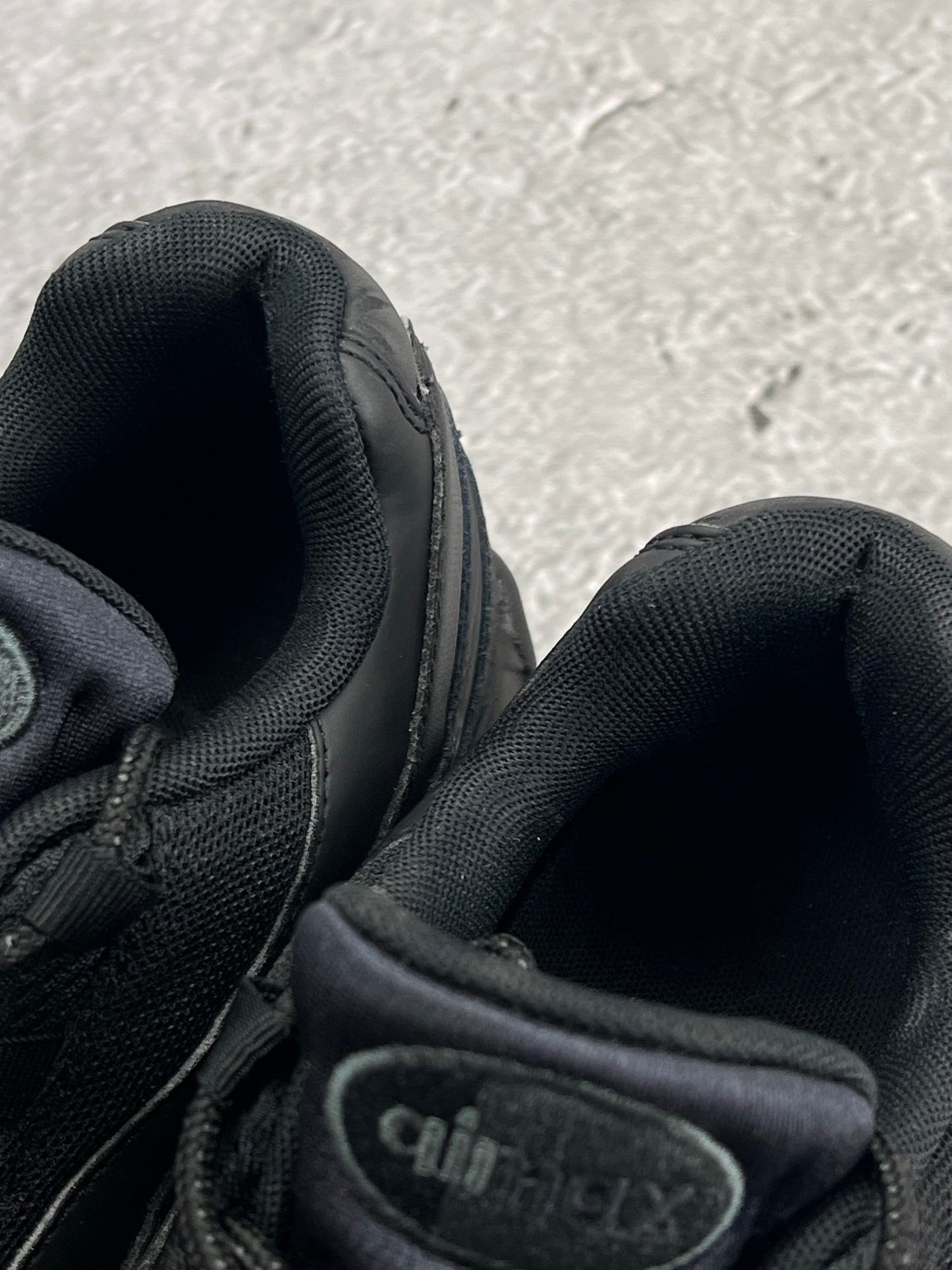 Nike Air Max 95 OG Black — buty sportowe męskie w bardzo dobrym stanie rozmiar 43, zapiętki butów