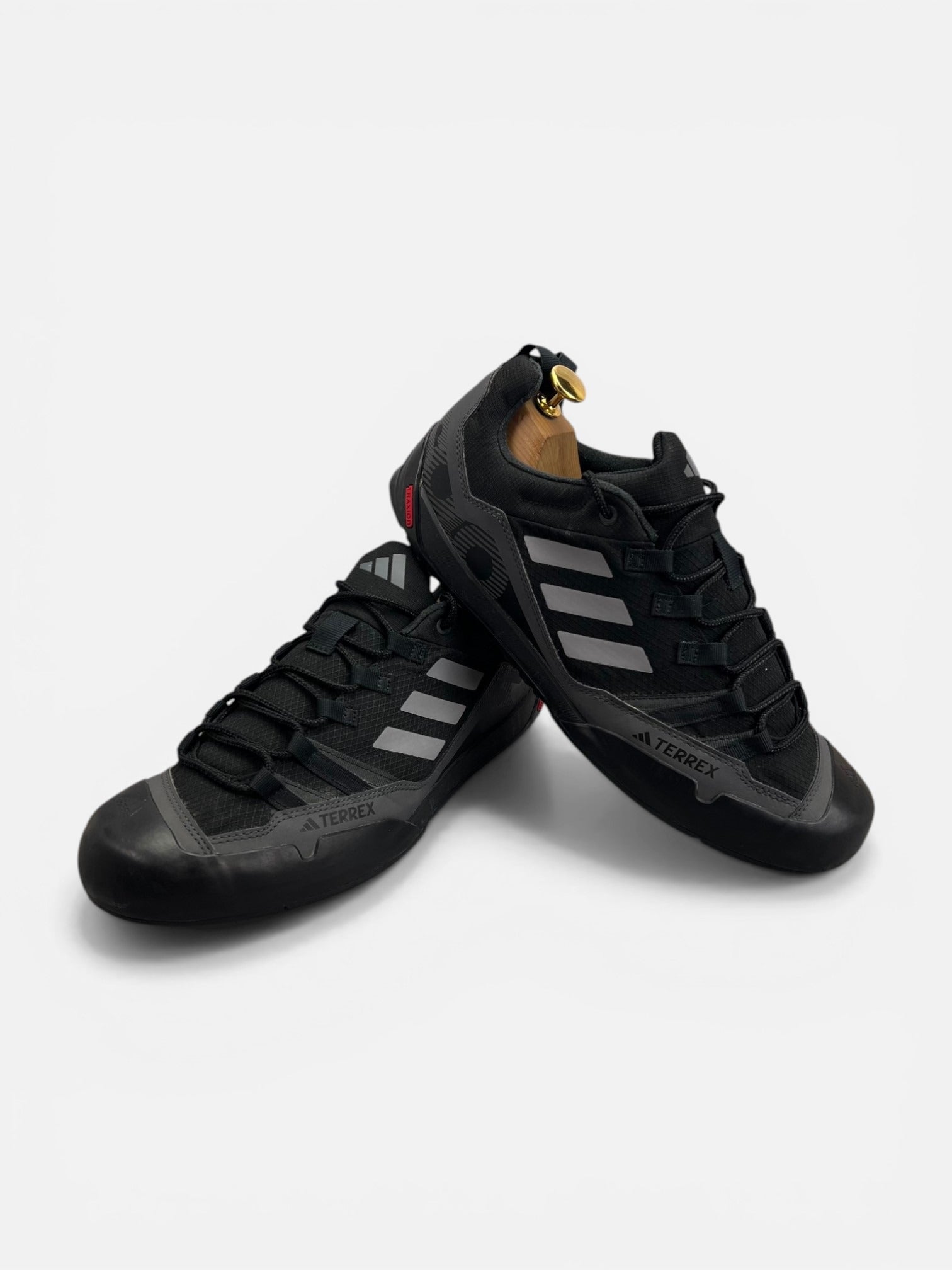 adidas Terrex Swift Solo 2.0 Core Black - buty sportowe, boczny profil