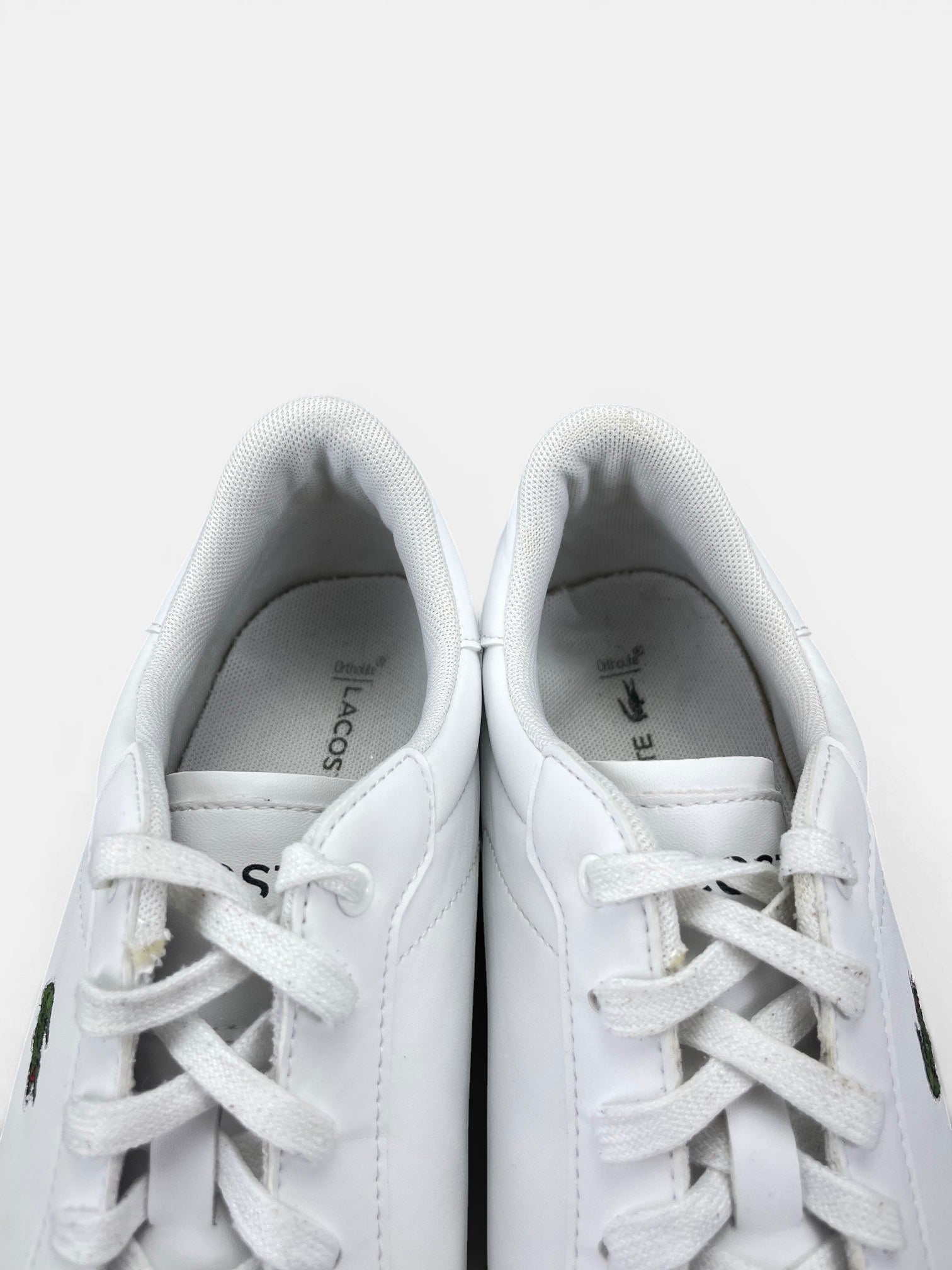 Lacoste Powercourt 0721 1 — buty sportowe damskie w bardzo dobrym stanie rozmiar 39, zapiętki butów