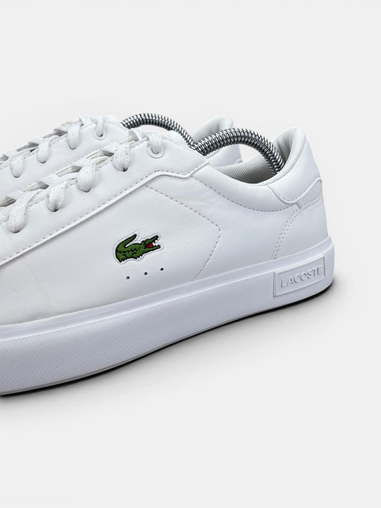 Lacoste Powercourt 0721 1 — buty sportowe damskie w bardzo dobrym stanie rozmiar 39, opcjonalne zdjęcie 1
