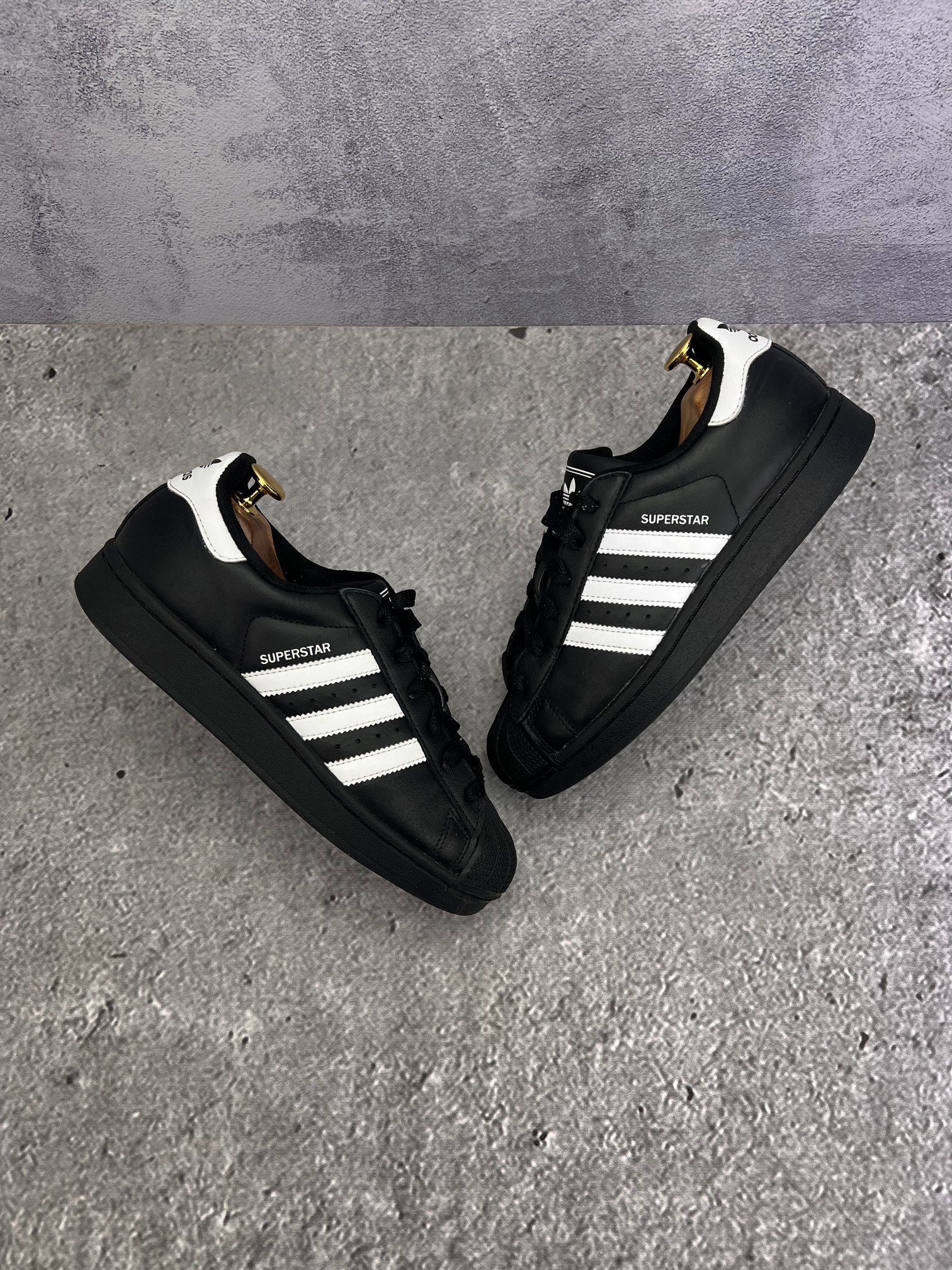 adidas Superstar II JH9977 - buty sportowe, widok z góry na zewnętrzną stronę butów