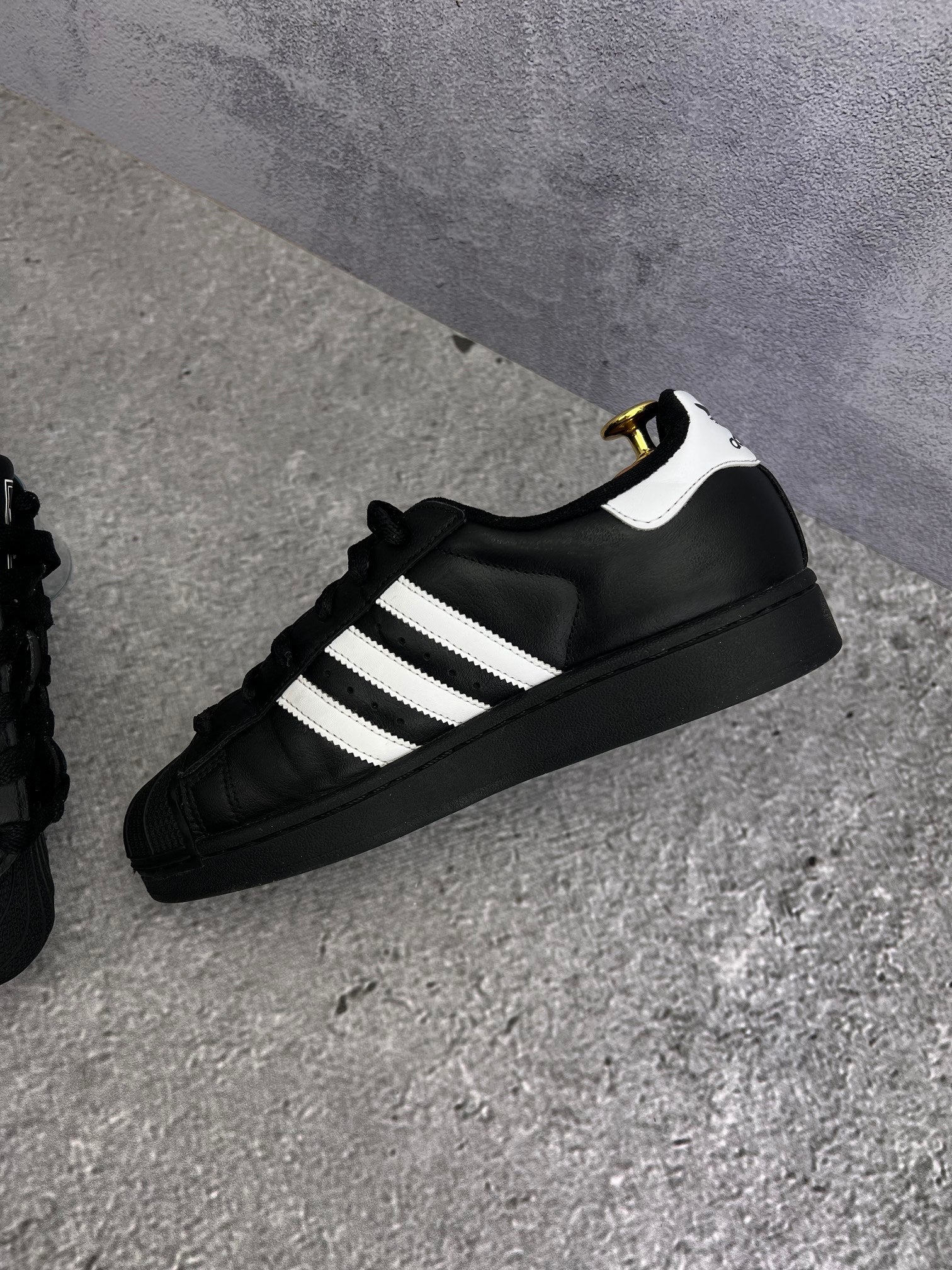 adidas Superstar II JH9977 - buty sportowe, wewnętrzny panel prawego buta