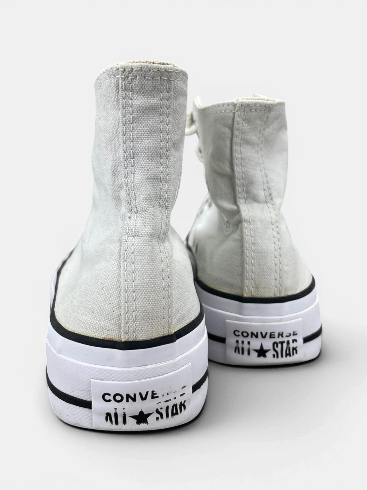 Converse Chuck Taylor All Star High Platform — buty sportowe damskie w bardzo dobrym stanie rozmiar 37.5, widok z tyłu