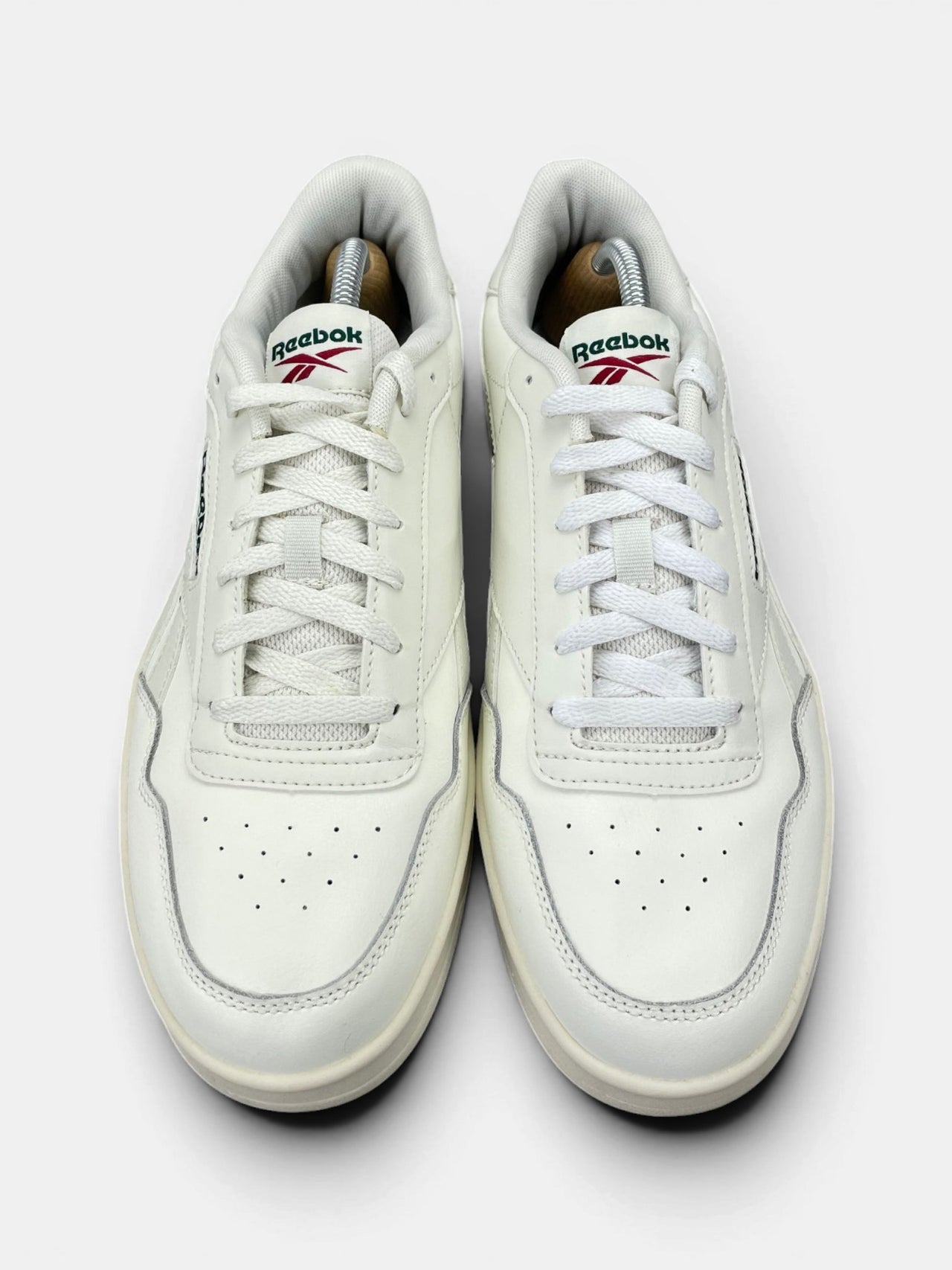 Reebok Court Advance — buty sportowe męskie w bardzo dobrym stanie rozmiar 43, widok z góry