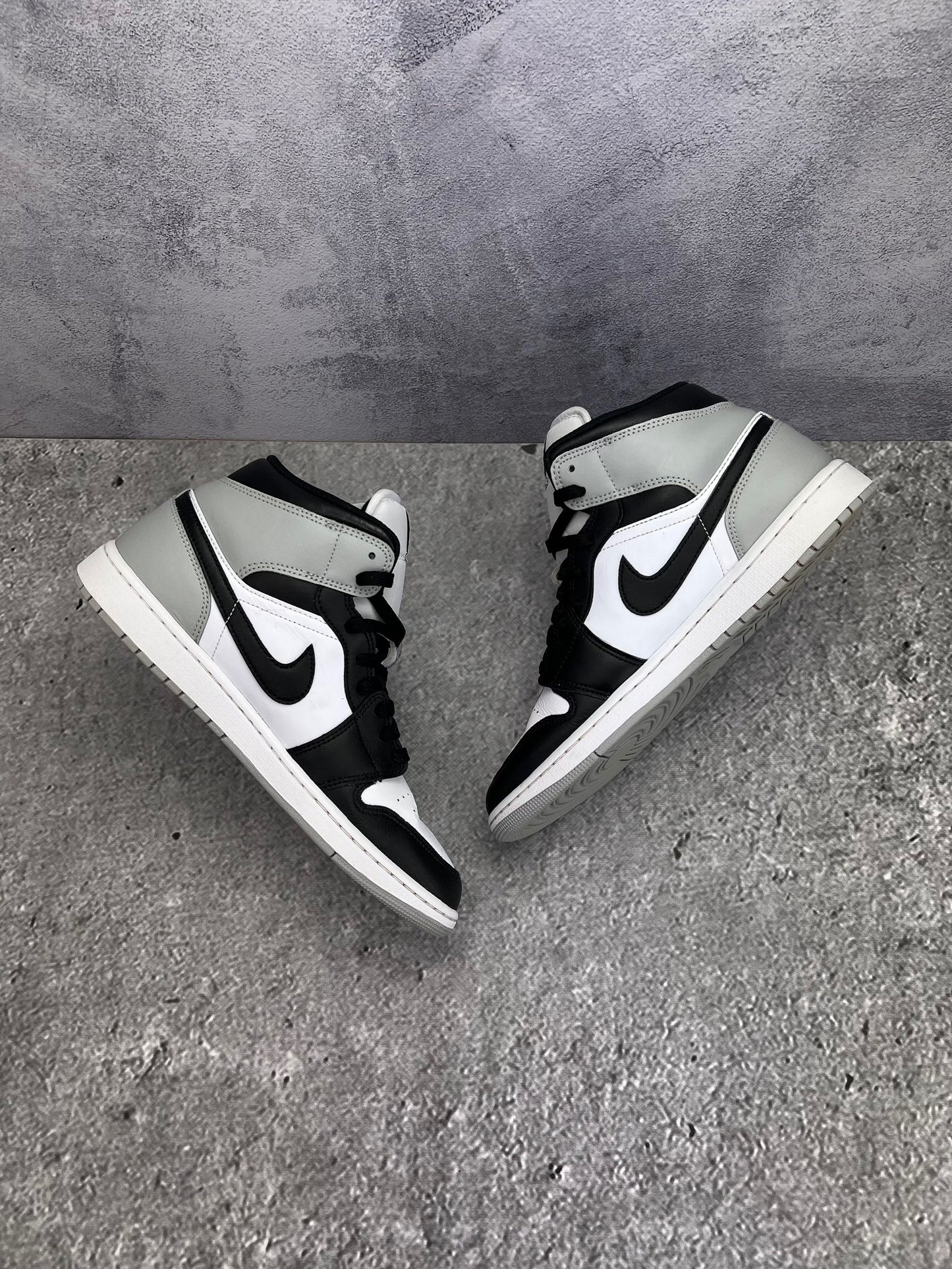 Jordan Air Jordan 1 Mid Barons - buty sportowe, widok z góry na wewnętrzną stronę butów