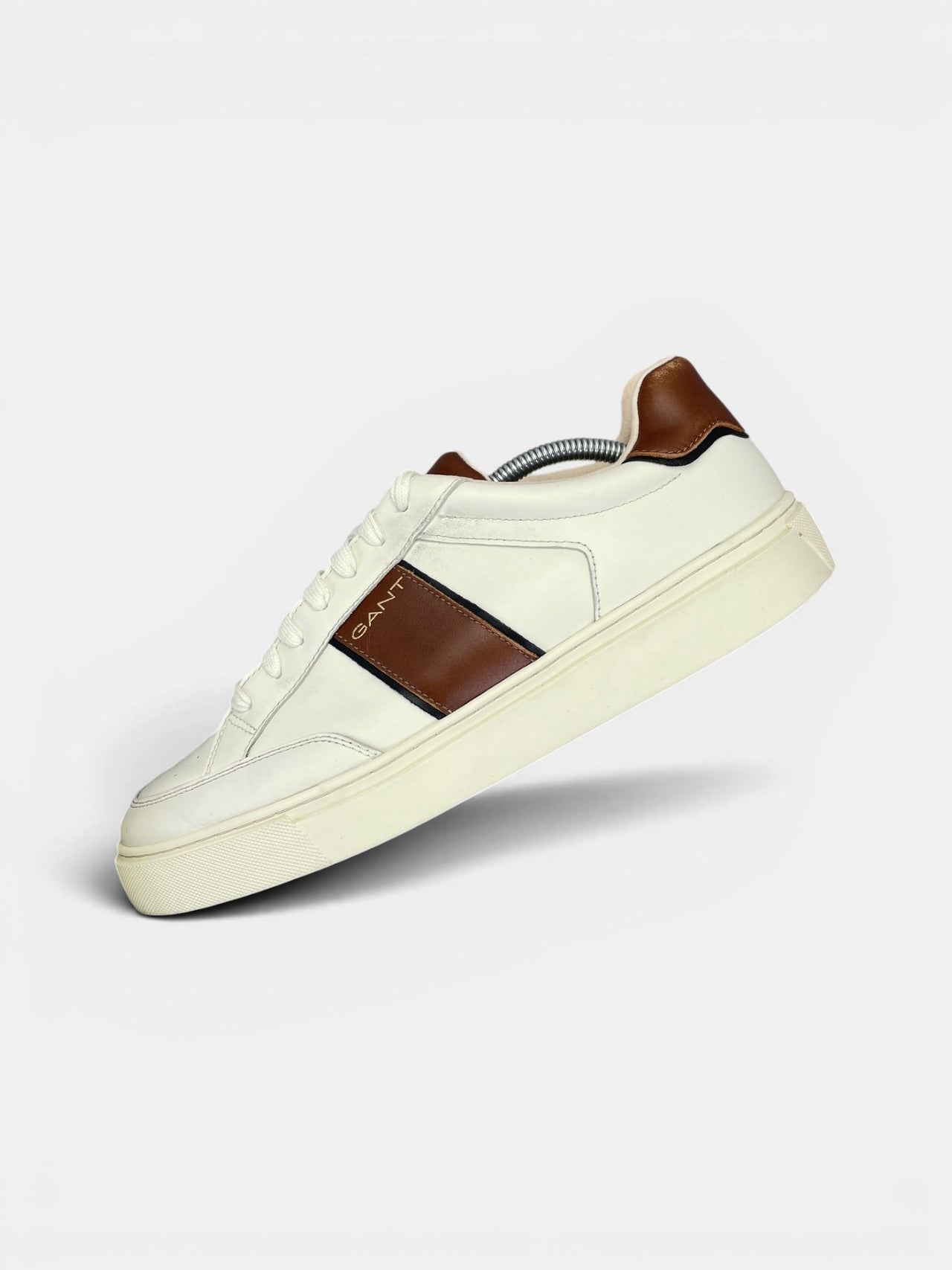 Gant Sneakers — buty sportowe męskie w bardzo dobrym stanie rozmiar 45, zewnętrzny panel lewego buta