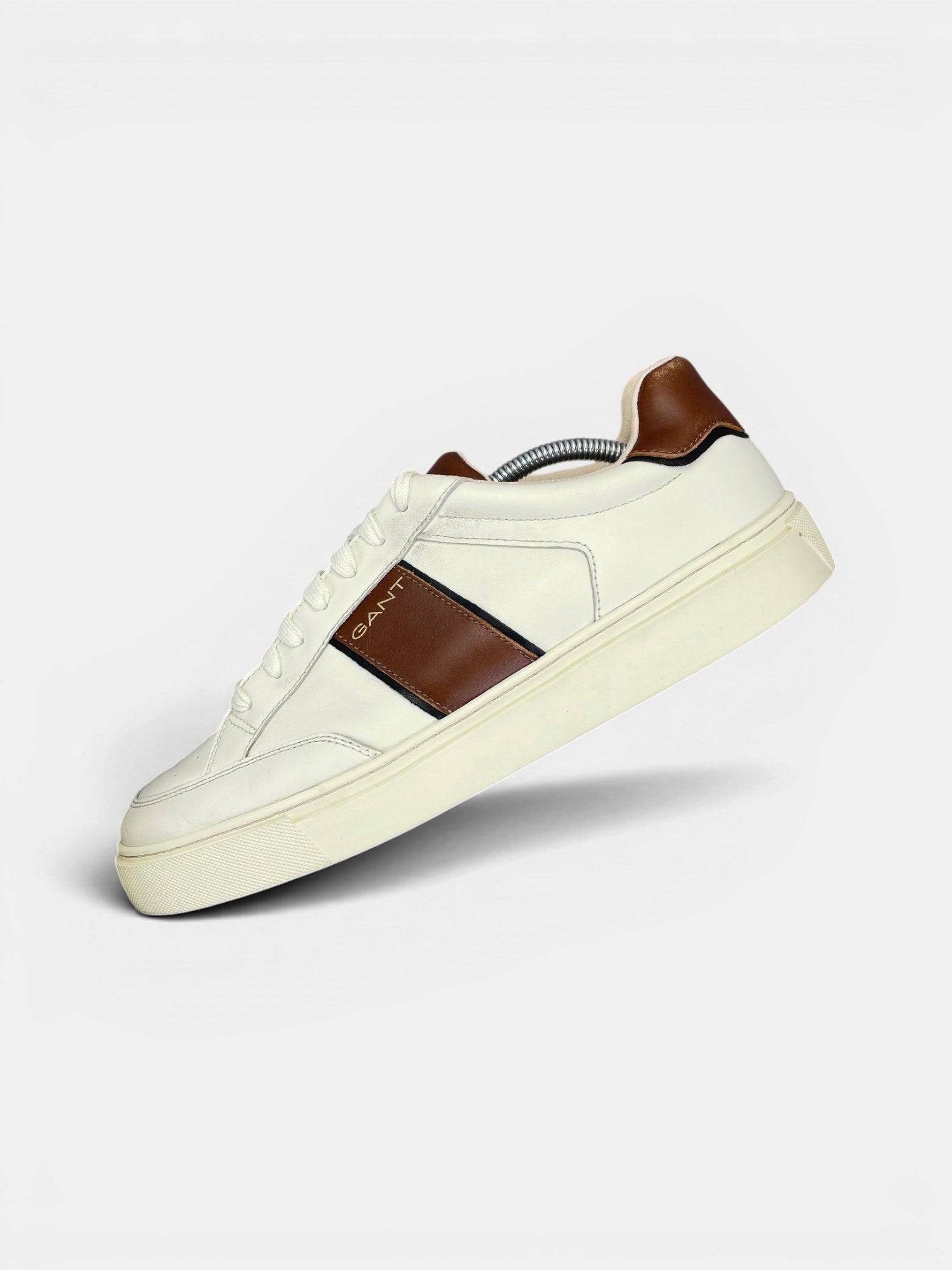 Gant Sneakers — buty sportowe męskie w bardzo dobrym stanie rozmiar 45, zewnętrzny panel lewego buta