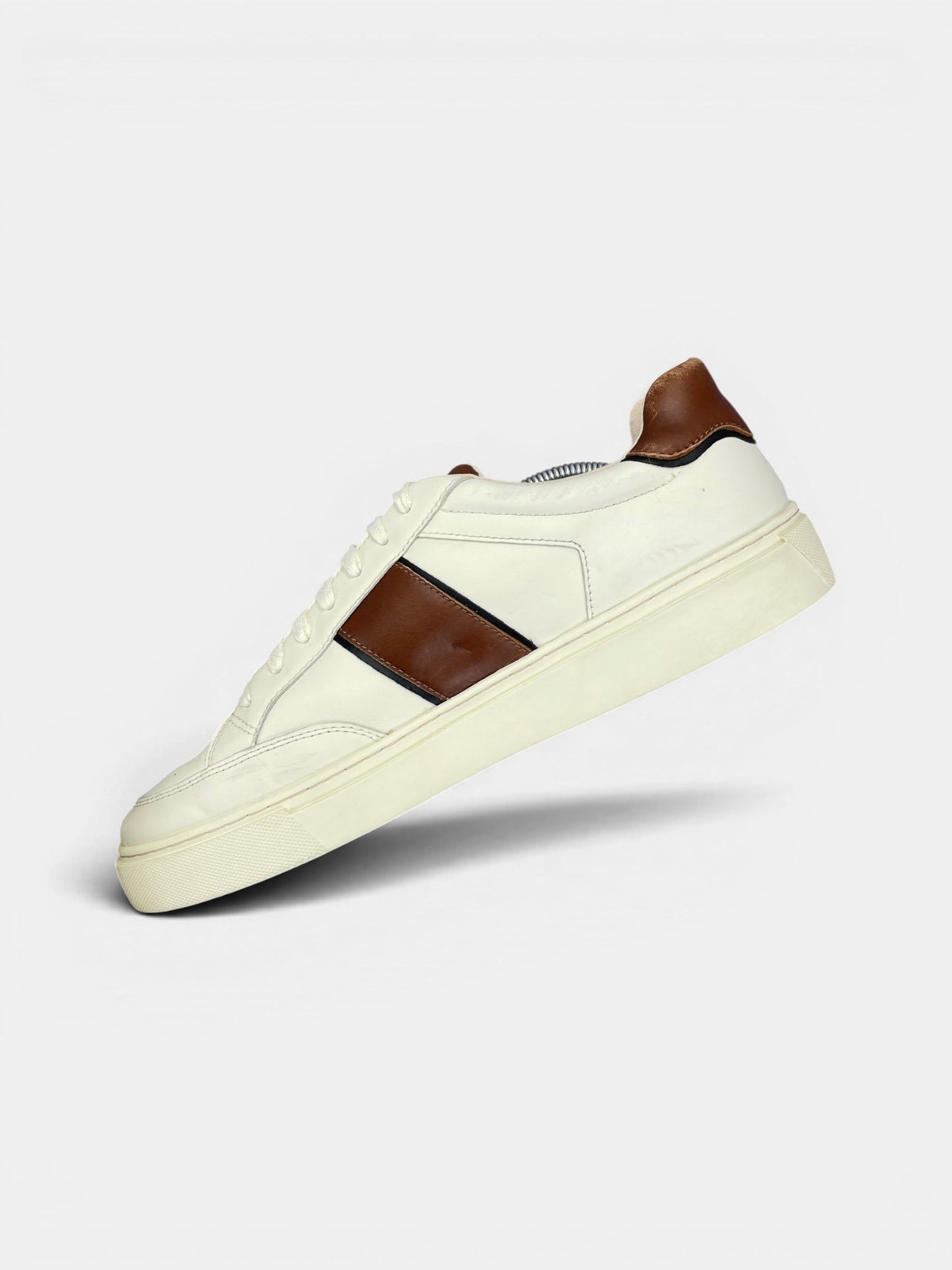 Gant Sneakers — buty sportowe męskie w bardzo dobrym stanie rozmiar 45, wewnętrzny panel prawego buta