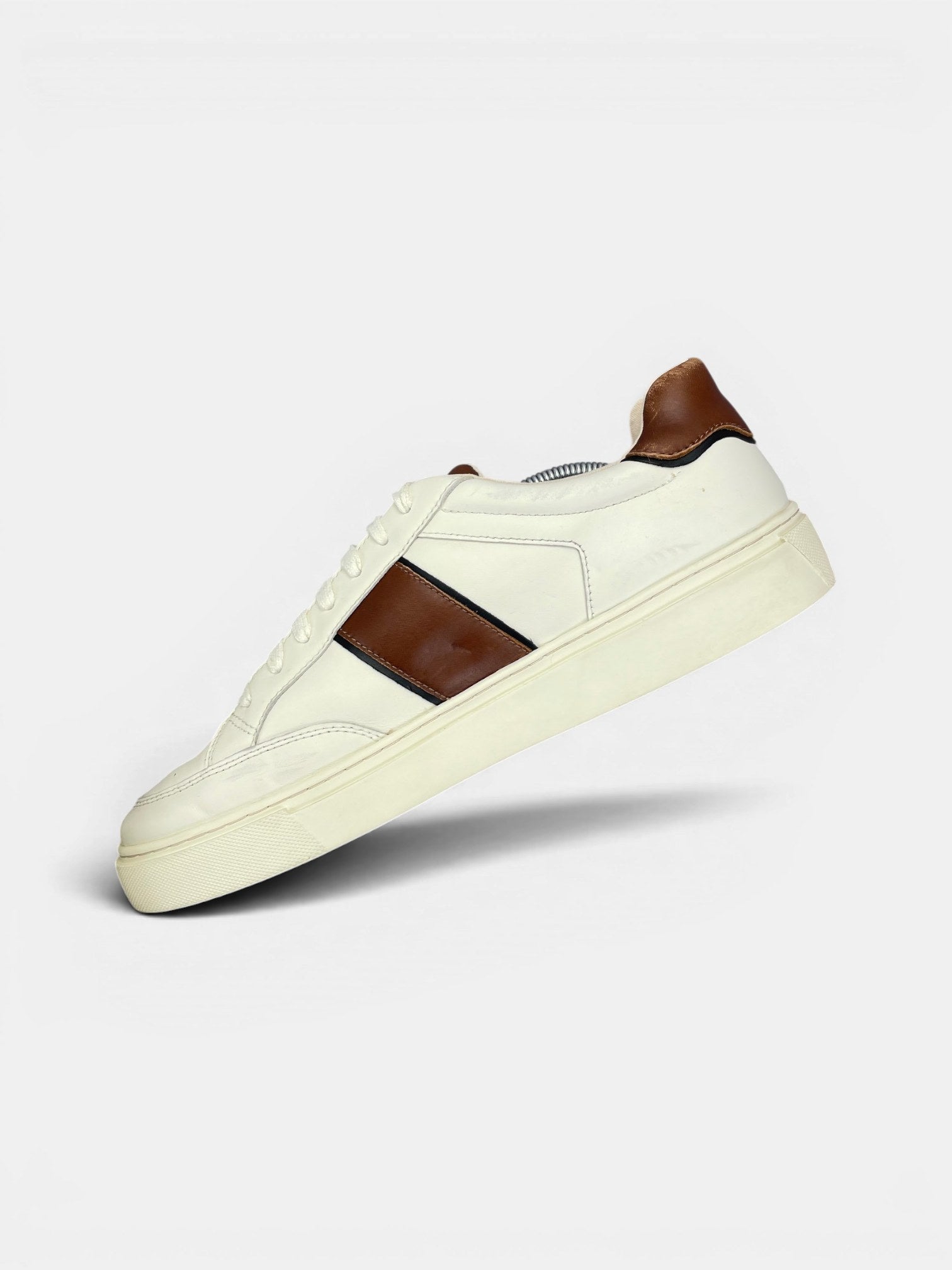 Gant Sneakers — buty sportowe męskie w bardzo dobrym stanie rozmiar 45, wewnętrzny panel prawego buta