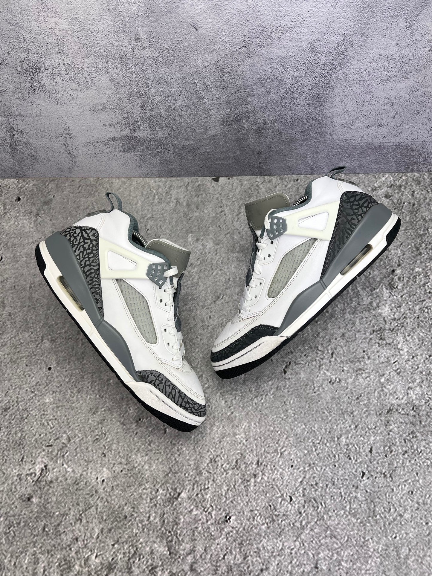 Jordan Spizike Low Cool Grey - buty sportowe, widok z góry na zewnętrzną stronę butów