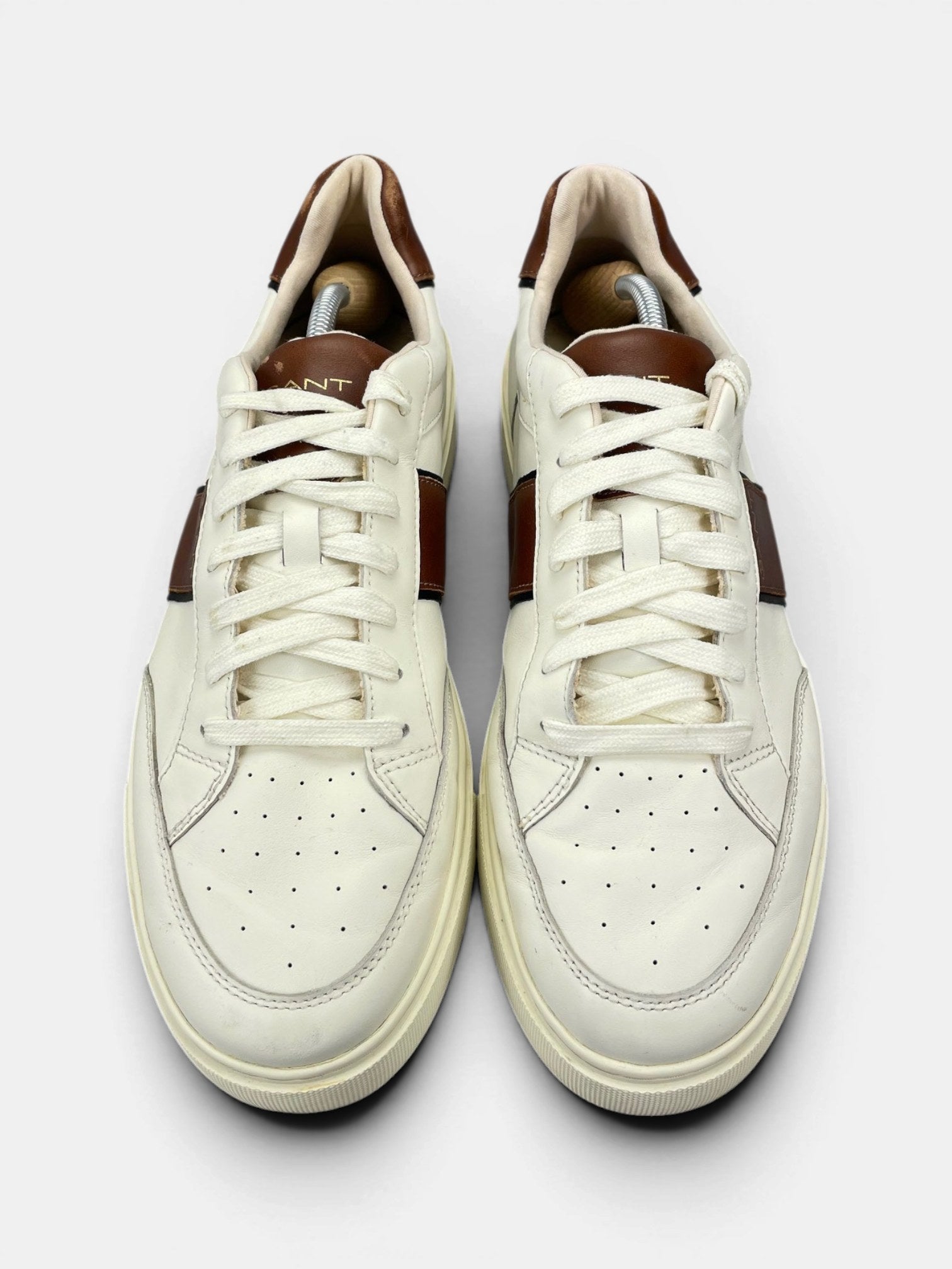 Gant Sneakers — buty sportowe męskie w bardzo dobrym stanie rozmiar 45, widok z góry