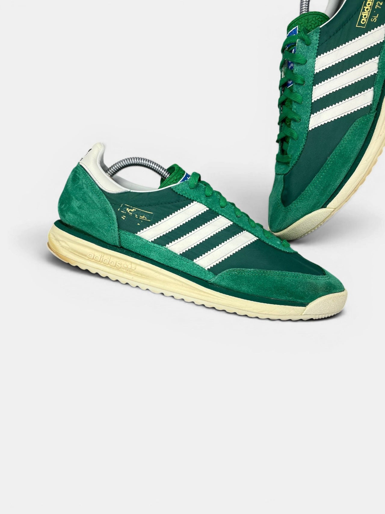 Adidas SL 72 RS — buty sportowe męskie w bardzo dobrym stanie rozmiar 44, zewnętrzny panel prawego buta