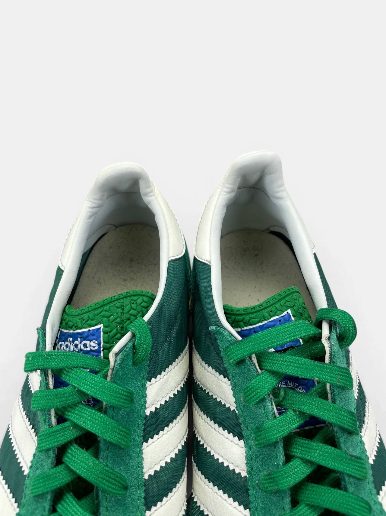 Adidas SL 72 RS — buty sportowe męskie w bardzo dobrym stanie rozmiar 44, zapiętki butów