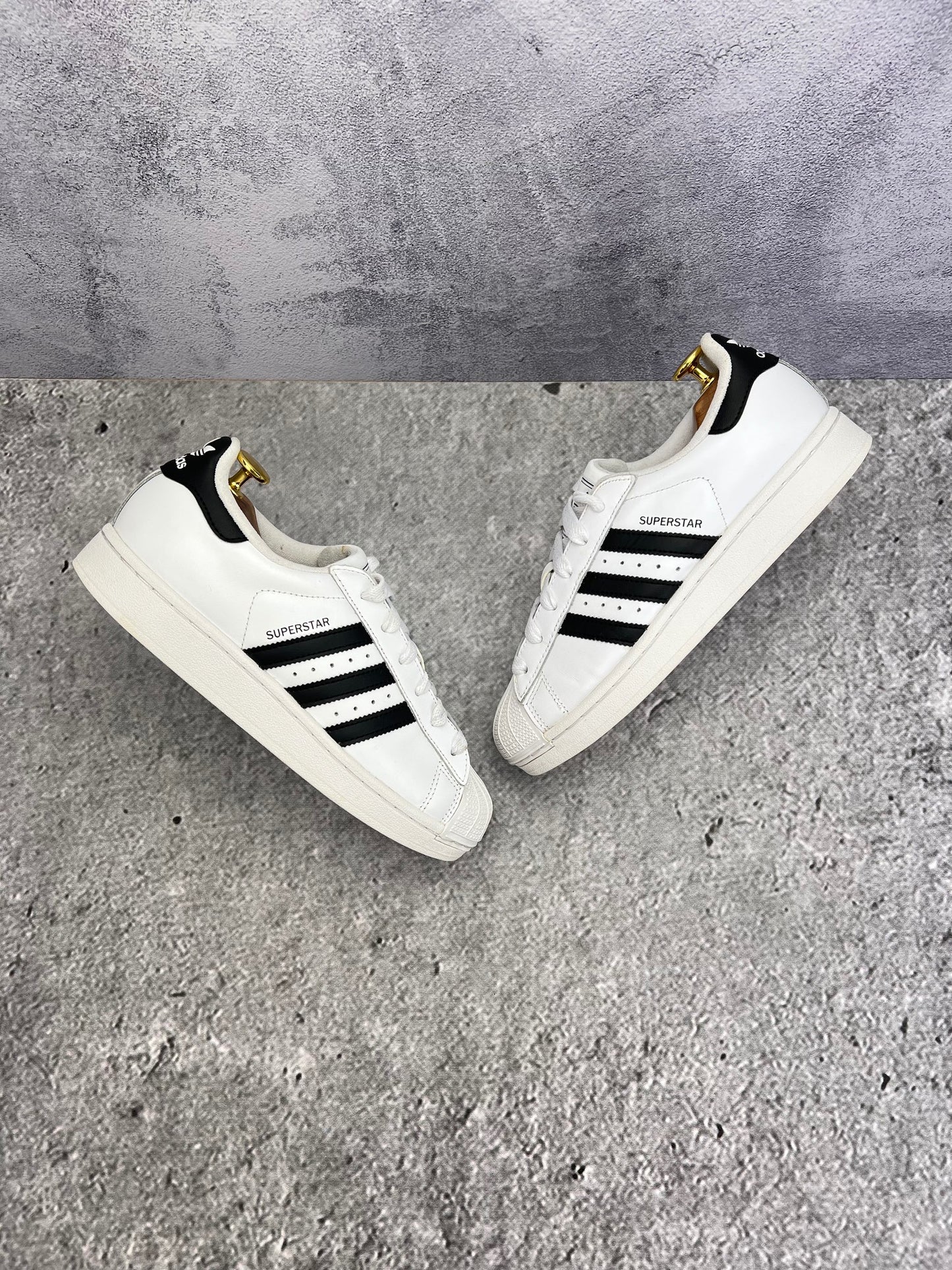 Adidas Superstar II Cloud White Black - buty sportowe, widok z góry na zewnętrzną stronę butów