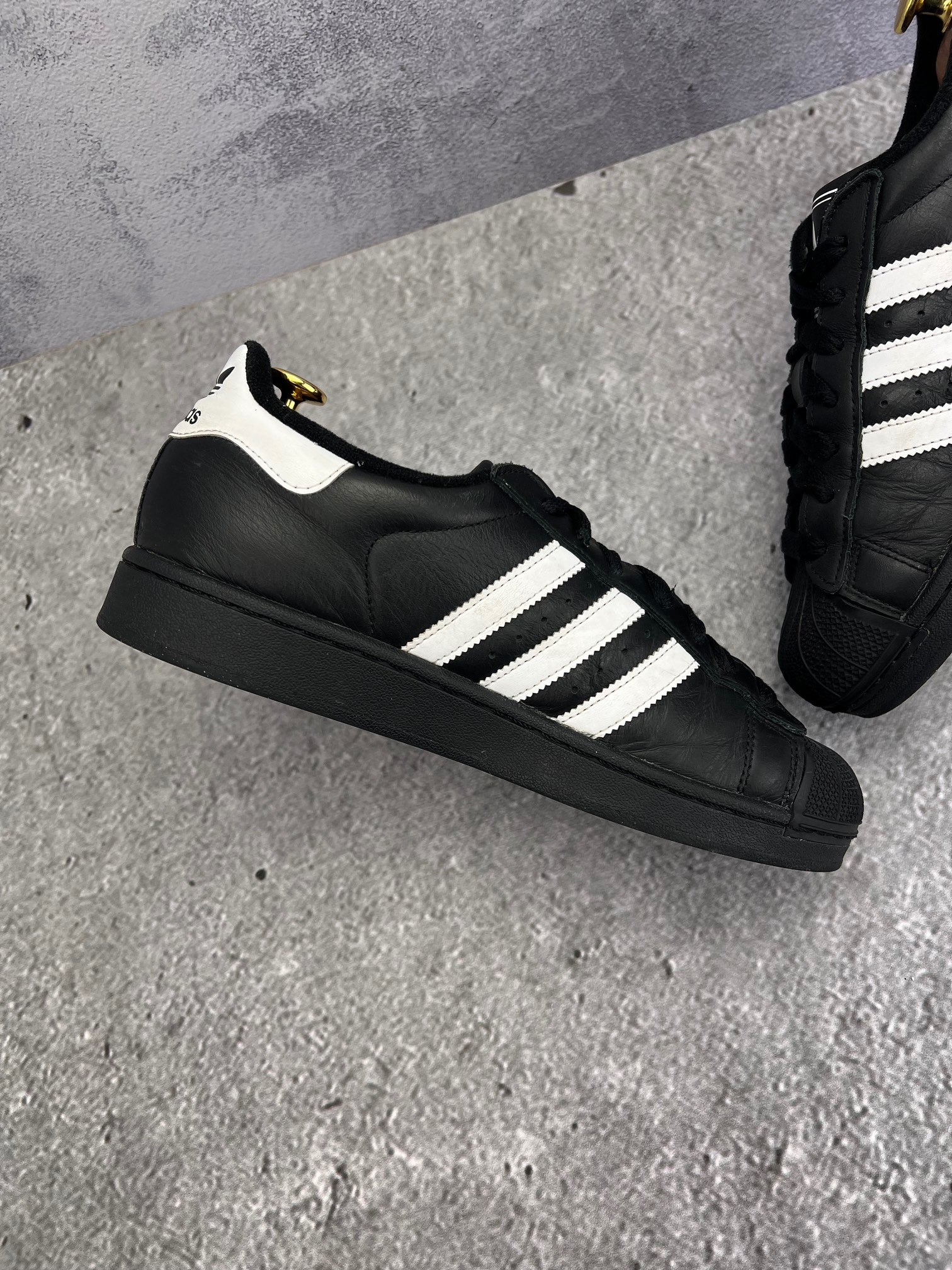 adidas Superstar II Black White - buty sportowe, wewnętrzny panel lewego buta