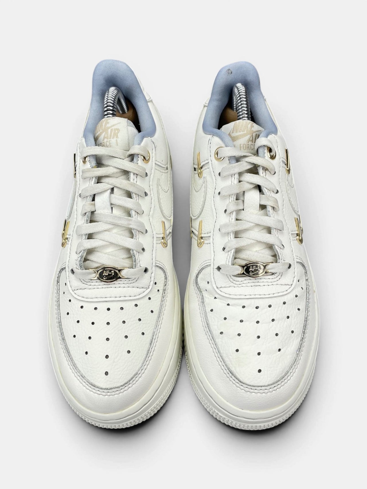 Nike Air Force 1 Low — buty sportowe damskie w bardzo dobrym stanie rozmiar 36, widok z góry