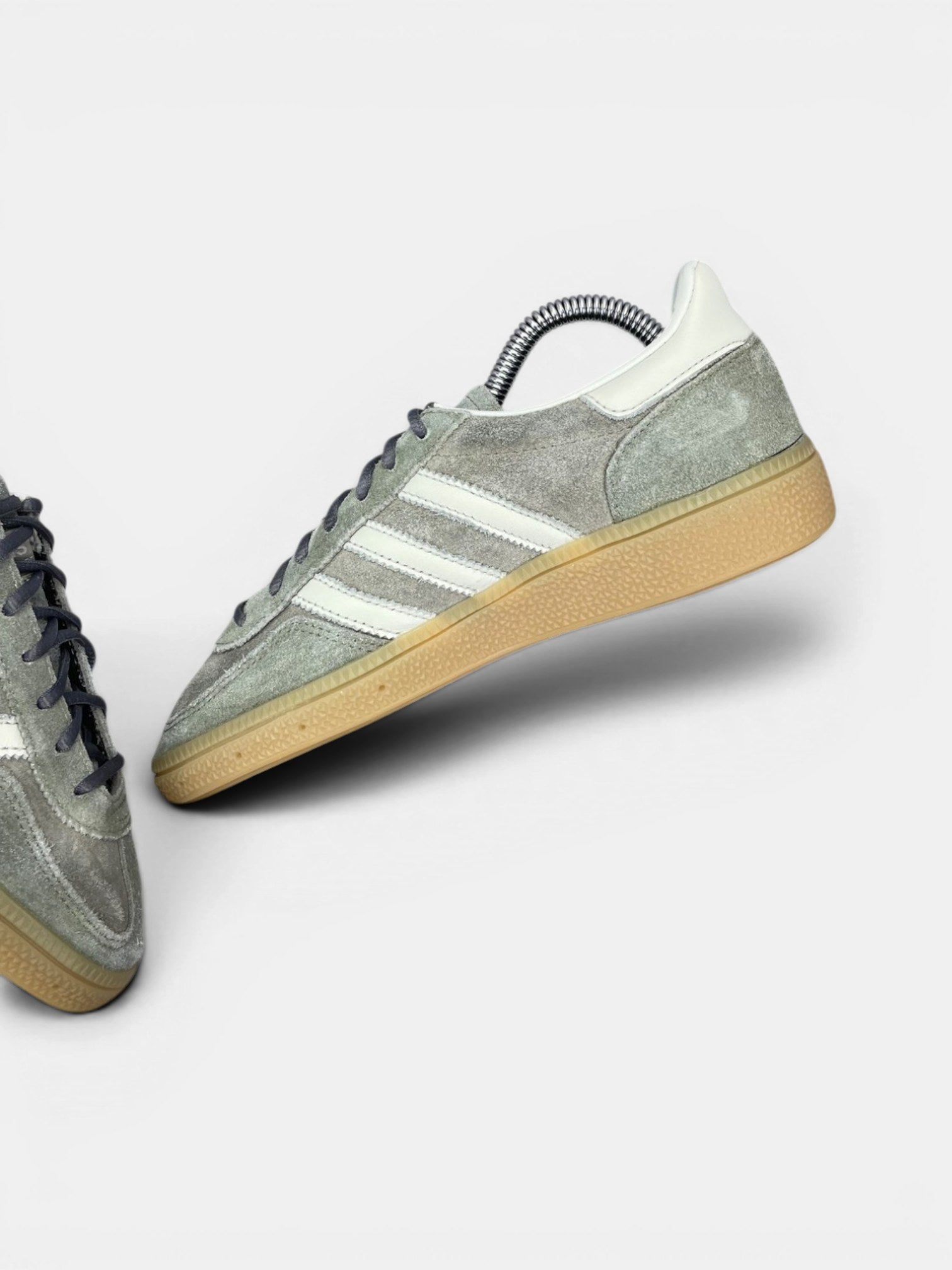 Adidas Handball Spezial — buty sportowe damskie w bardzo dobrym stanie rozmiar 36, wewnętrzny panel prawego buta