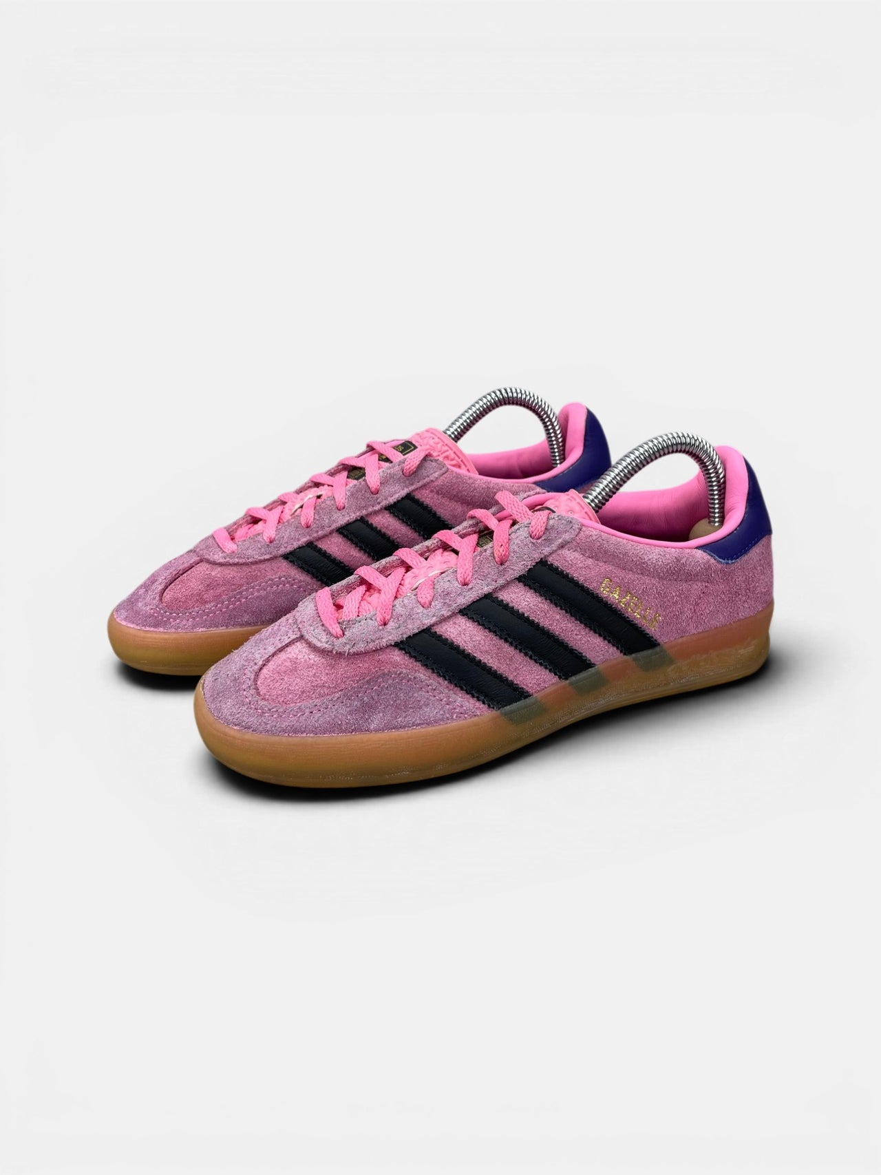 Adidas Gazelle Indoor Bliss Pink Purple — buty sportowe damskie w bardzo dobrym stanie rozmiar 36, widok z boku