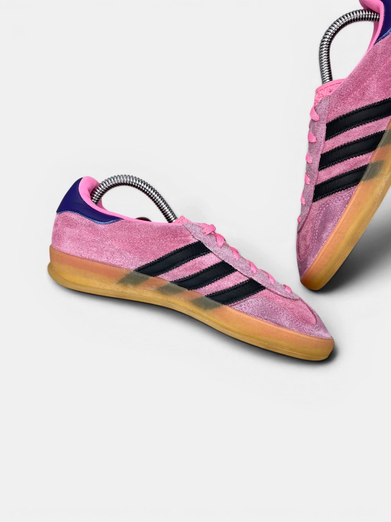 Adidas Gazelle Indoor Bliss Pink Purple — buty sportowe damskie w bardzo dobrym stanie rozmiar 36, wewnętrzny panel lewego buta