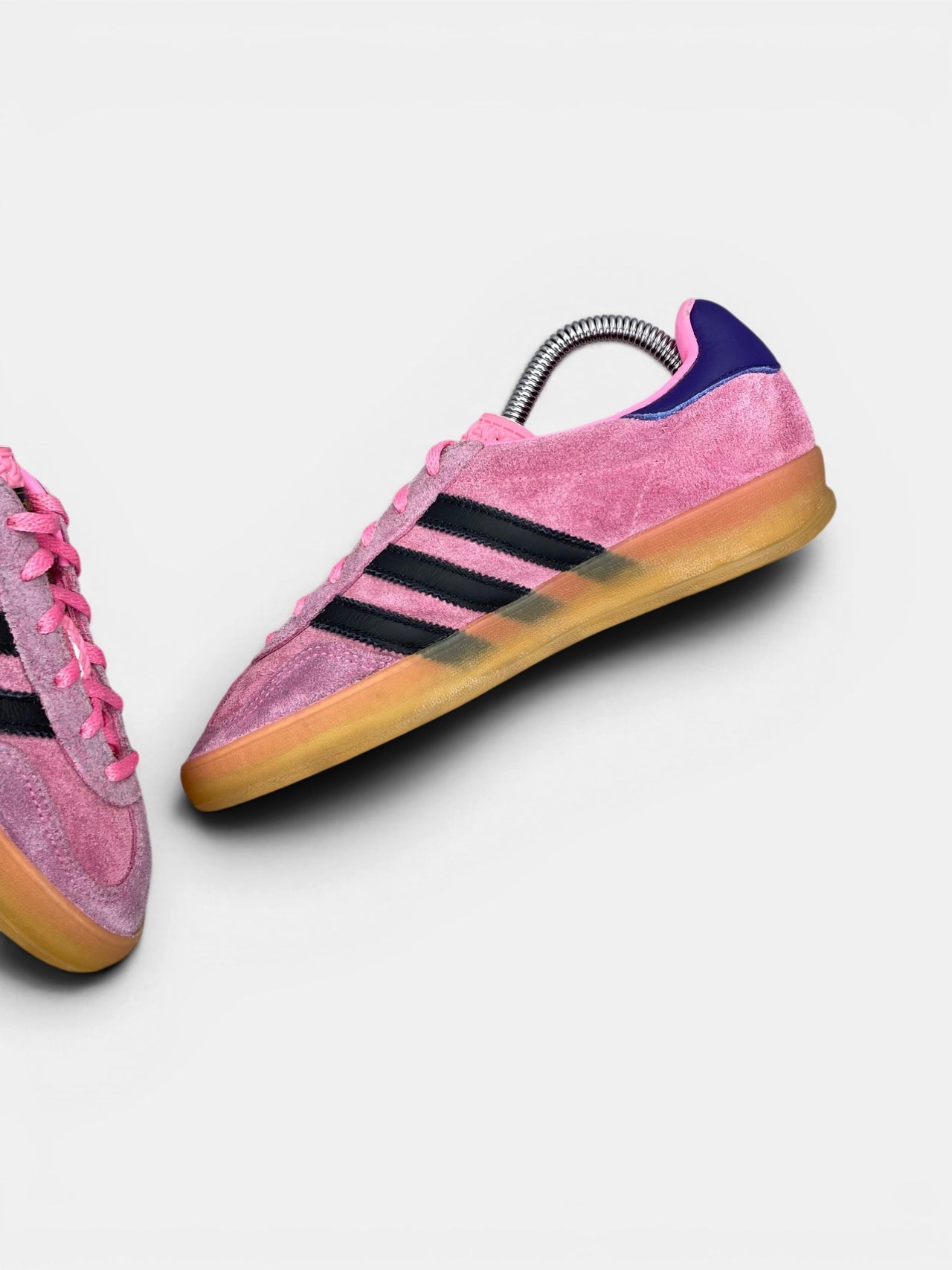 Adidas Gazelle Indoor Bliss Pink Purple — buty sportowe damskie w bardzo dobrym stanie rozmiar 36, wewnętrzny panel prawego buta