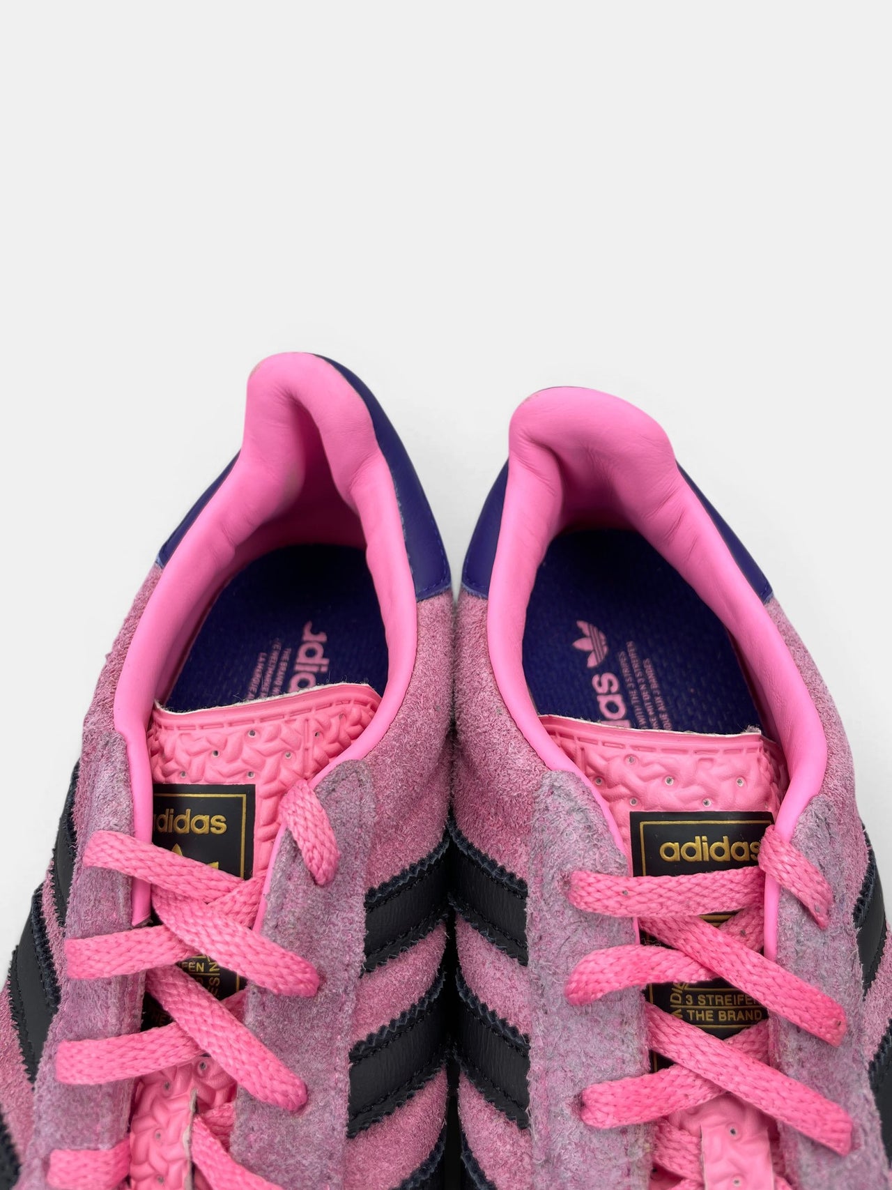 Adidas Gazelle Indoor Bliss Pink Purple — buty sportowe damskie w bardzo dobrym stanie rozmiar 36, zapiętki butów