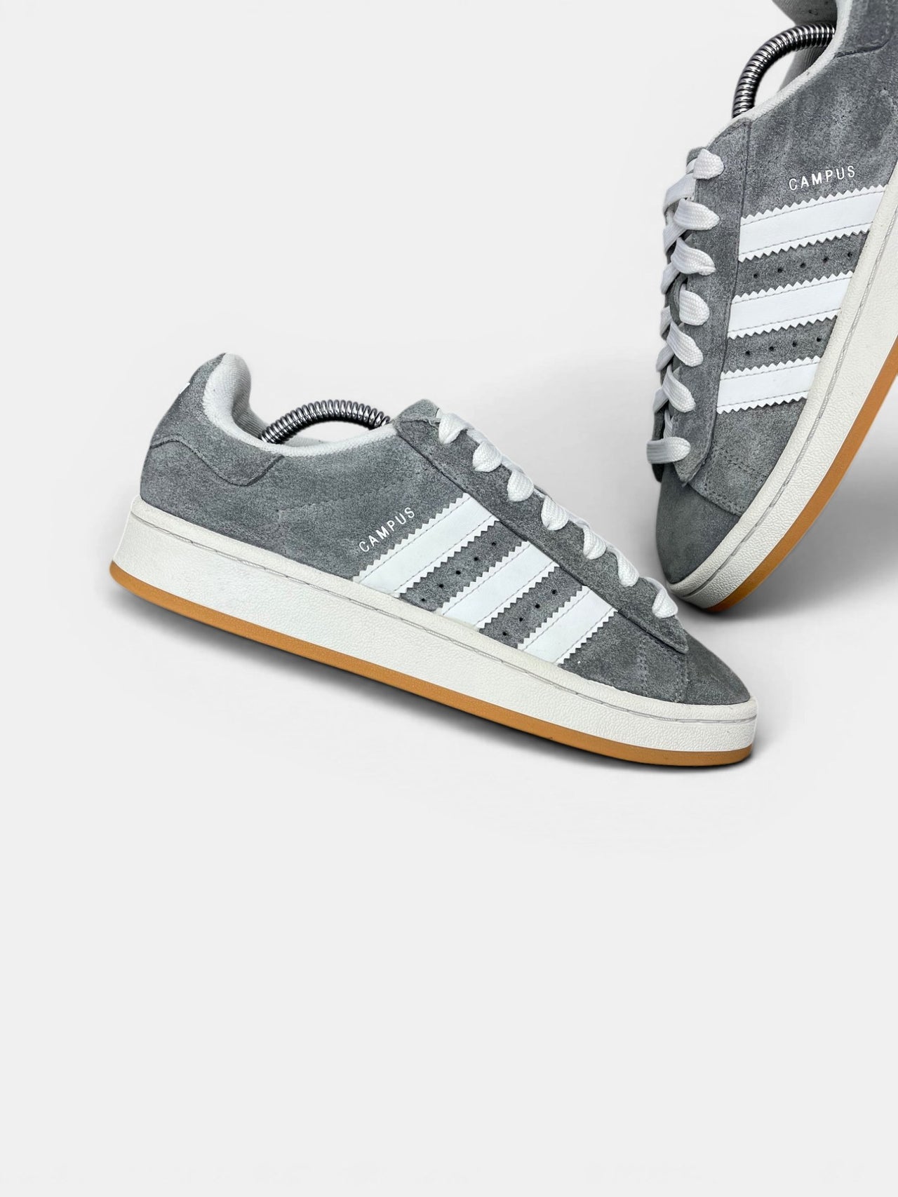 Adidas Campus 00s Grey Gum — buty sportowe damskie w bardzo dobrym stanie rozmiar 38 2/3, zewnętrzny panel prawego buta