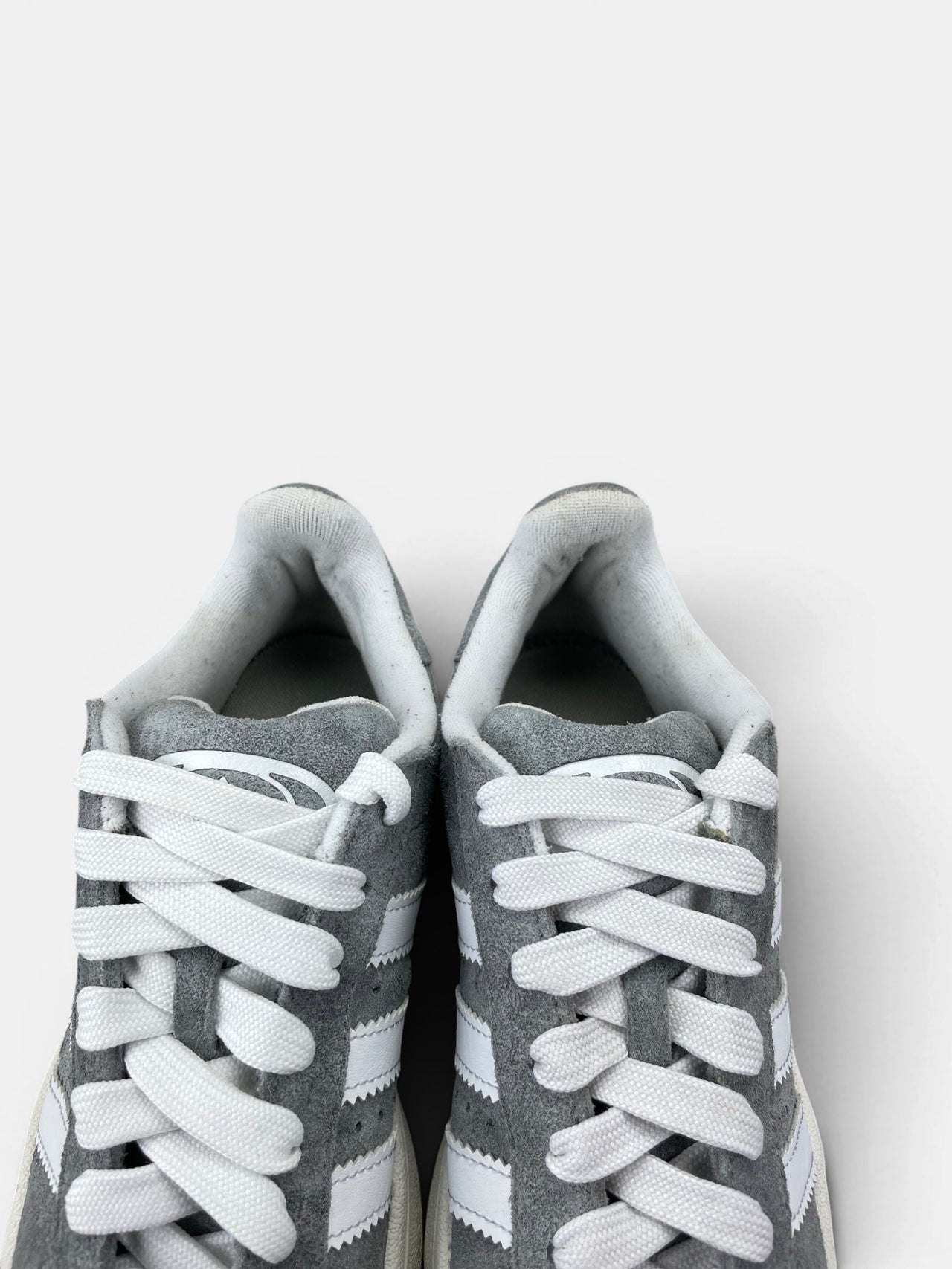 Adidas Campus 00s Grey Gum — buty sportowe damskie w bardzo dobrym stanie rozmiar 38 2/3, zapiętki butów