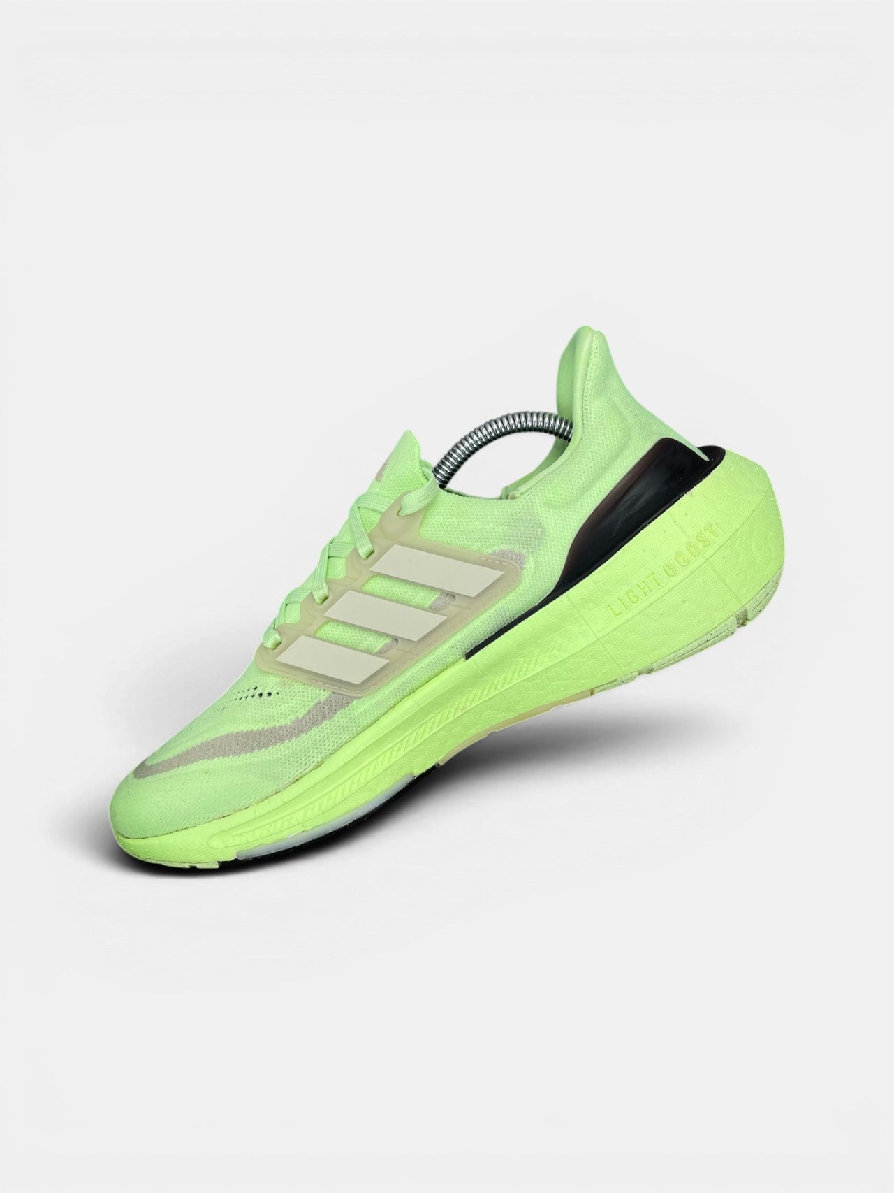 Adidas Ultraboost Light Low Green Spark — buty sportowe męskie w bardzo dobrym stanie rozmiar 43 1/3, wewnętrzny panel prawego buta