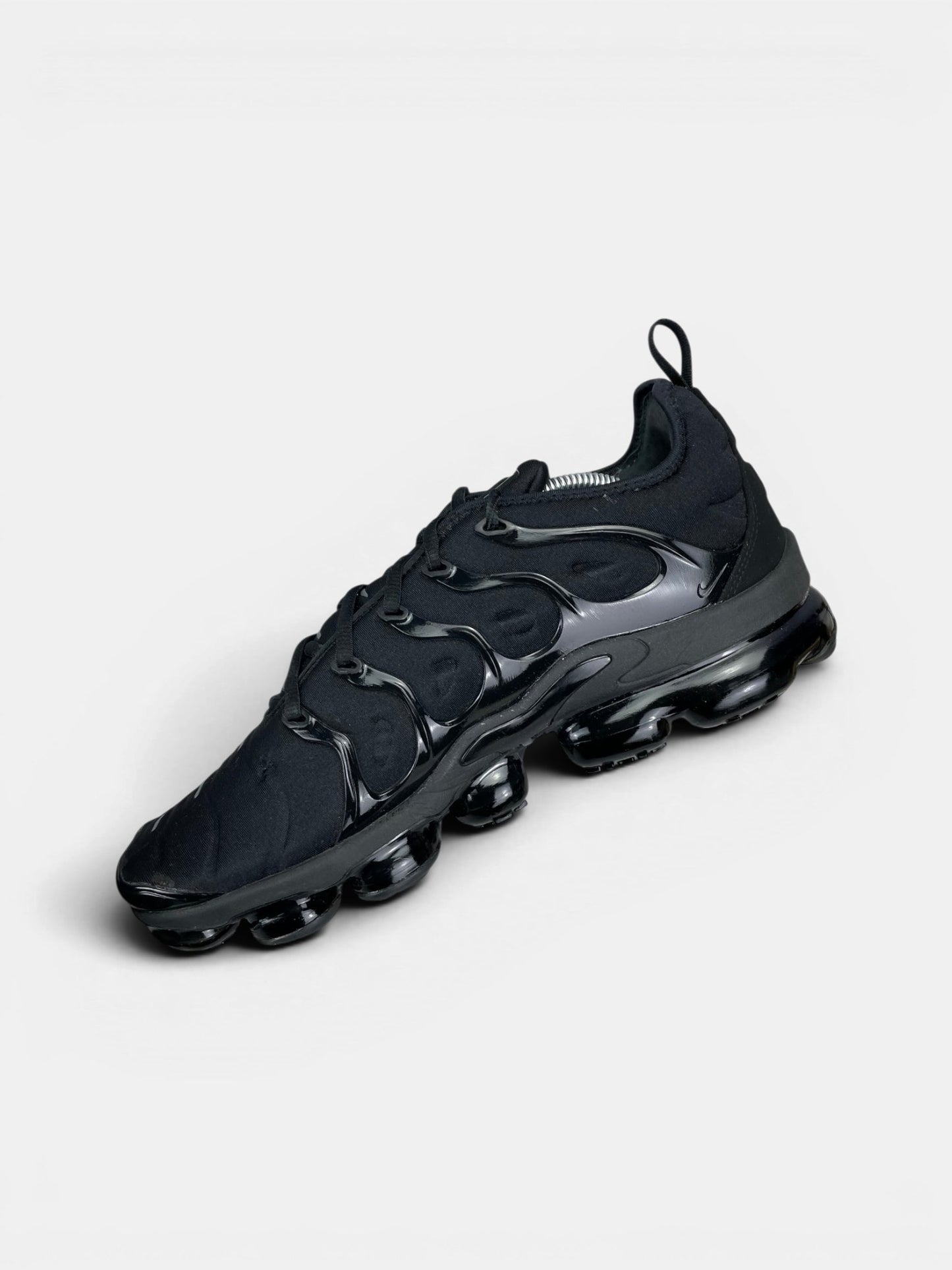 Nike Air VaporMax Plus Triple Black — buty sportowe męskie w bardzo dobrym stanie rozmiar 45.5, wewnętrzny panel prawego buta