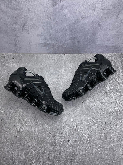 Nike Shox TL Black - buty sportowe, zewnętrzny panel prawego buta