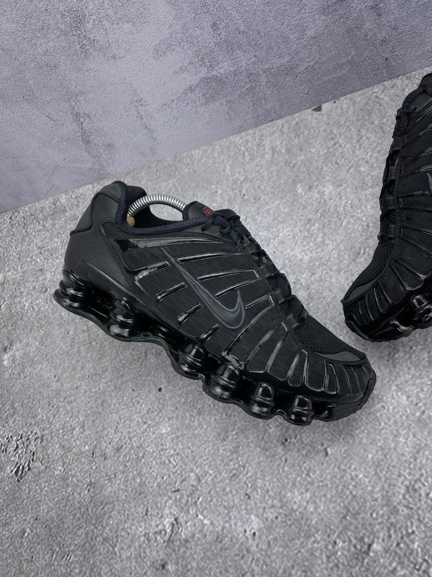 Nike Shox TL Black - buty sportowe, zewnętrzny panel lewego buta