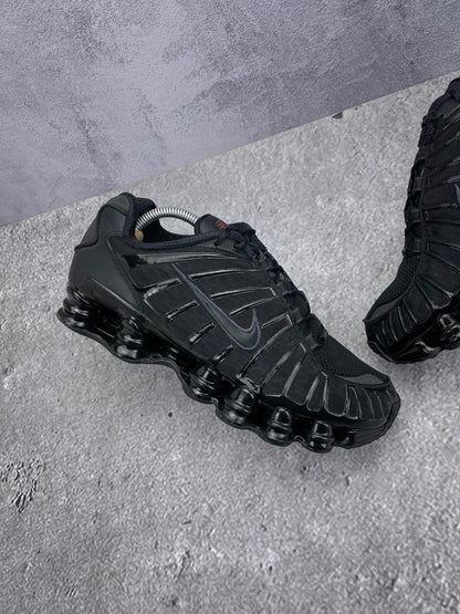 Nike Shox TL Black - buty sportowe, zewnętrzny panel lewego buta