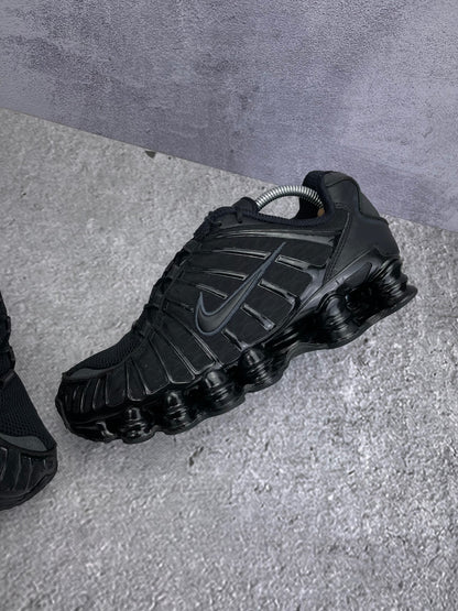 Nike Shox TL Black - buty sportowe, widok z góry na wewnętrzną stronę butów