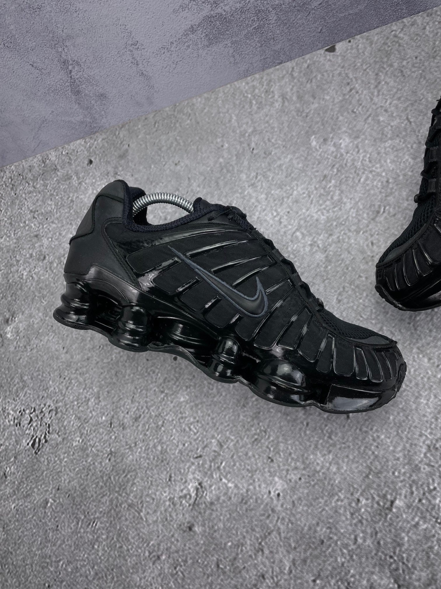 Nike Shox TL Black - buty sportowe, wewnętrzny panel lewego buta