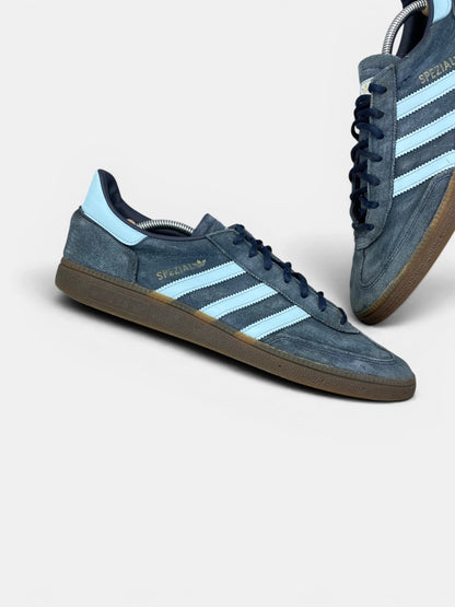 Adidas Spezial Collegiate Navy — buty sportowe męskie w bardzo dobrym stanie rozmiar 46 2/3, zewnętrzny panel prawego buta