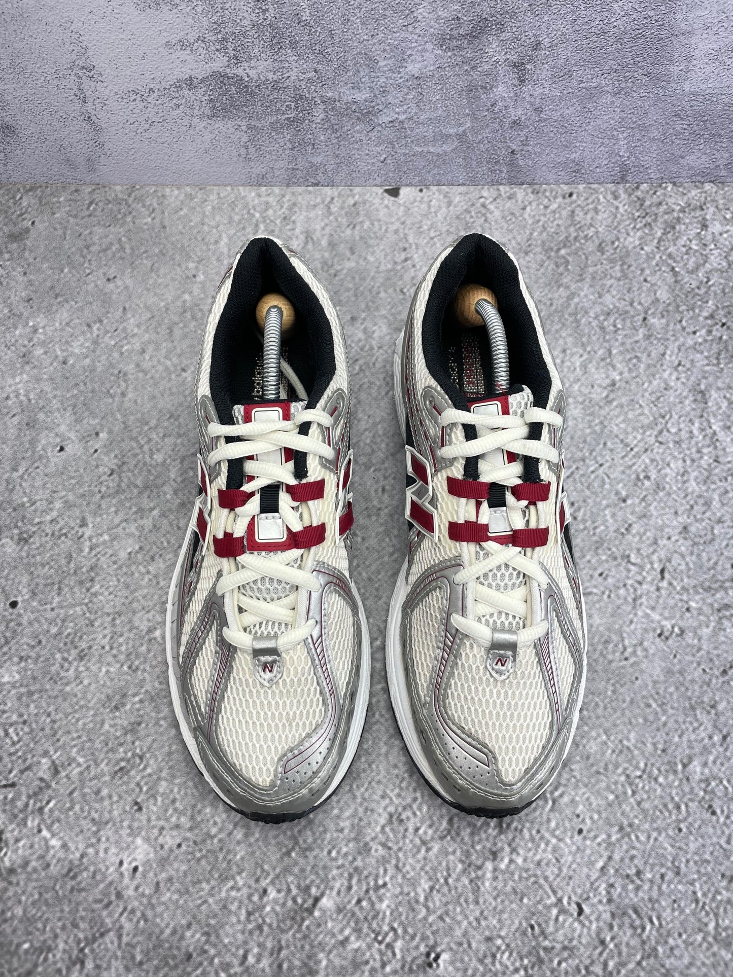 New Balance 1906R Silver Classic Crimson - buty sportowe, widok z góry