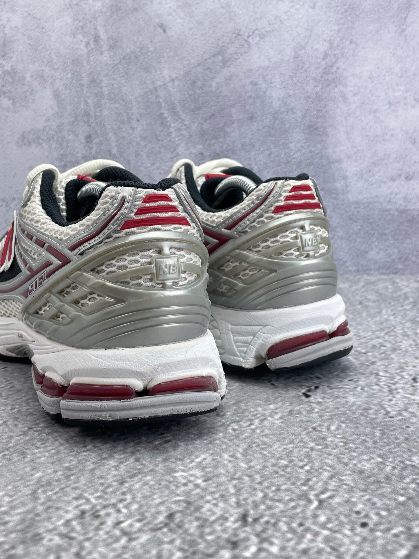 New Balance 1906R Silver Classic Crimson - buty sportowe, widok z tyłu