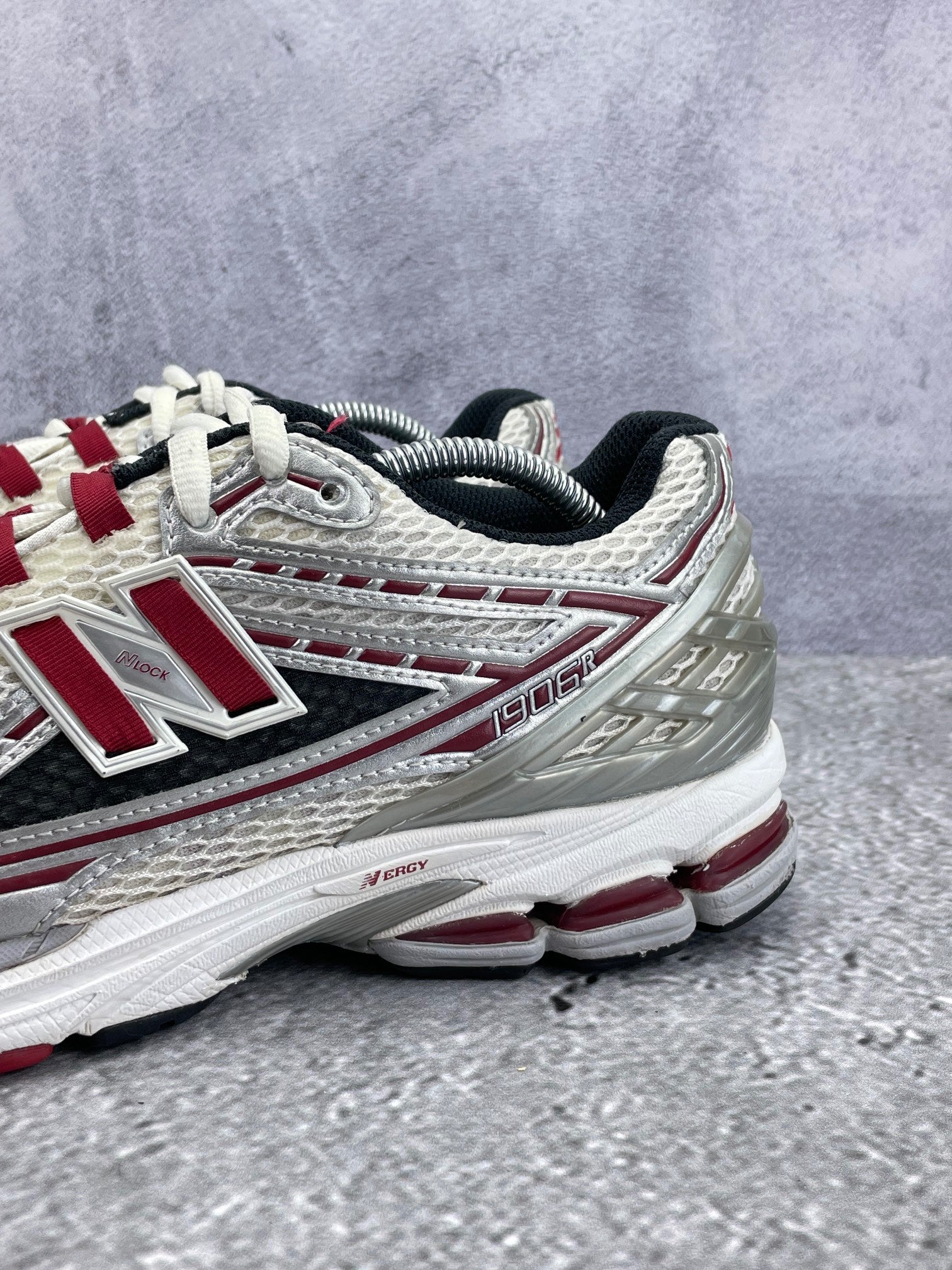 New Balance 1906R Silver Classic Crimson - buty sportowe, opcjonalne zdjęcie 1