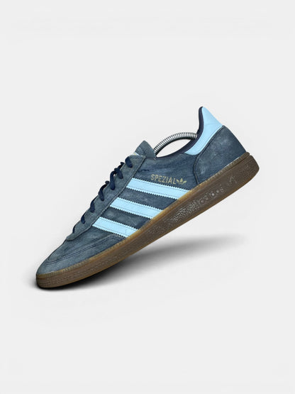 Adidas Spezial Collegiate Navy — buty sportowe męskie w bardzo dobrym stanie rozmiar 46 2/3, zewnętrzny panel lewego buta