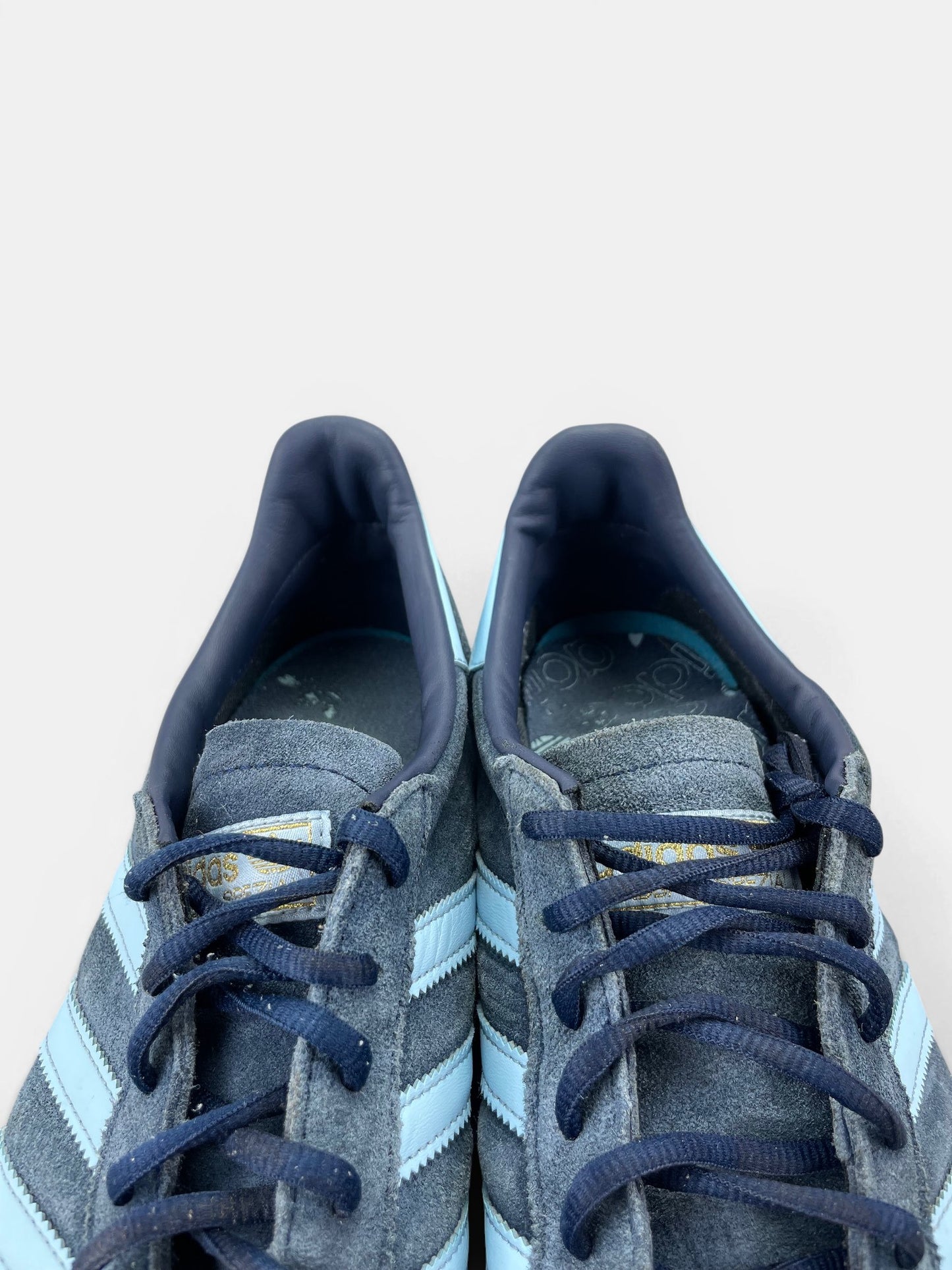 Adidas Spezial Collegiate Navy — buty sportowe męskie w bardzo dobrym stanie rozmiar 46 2/3, zapiętki butów