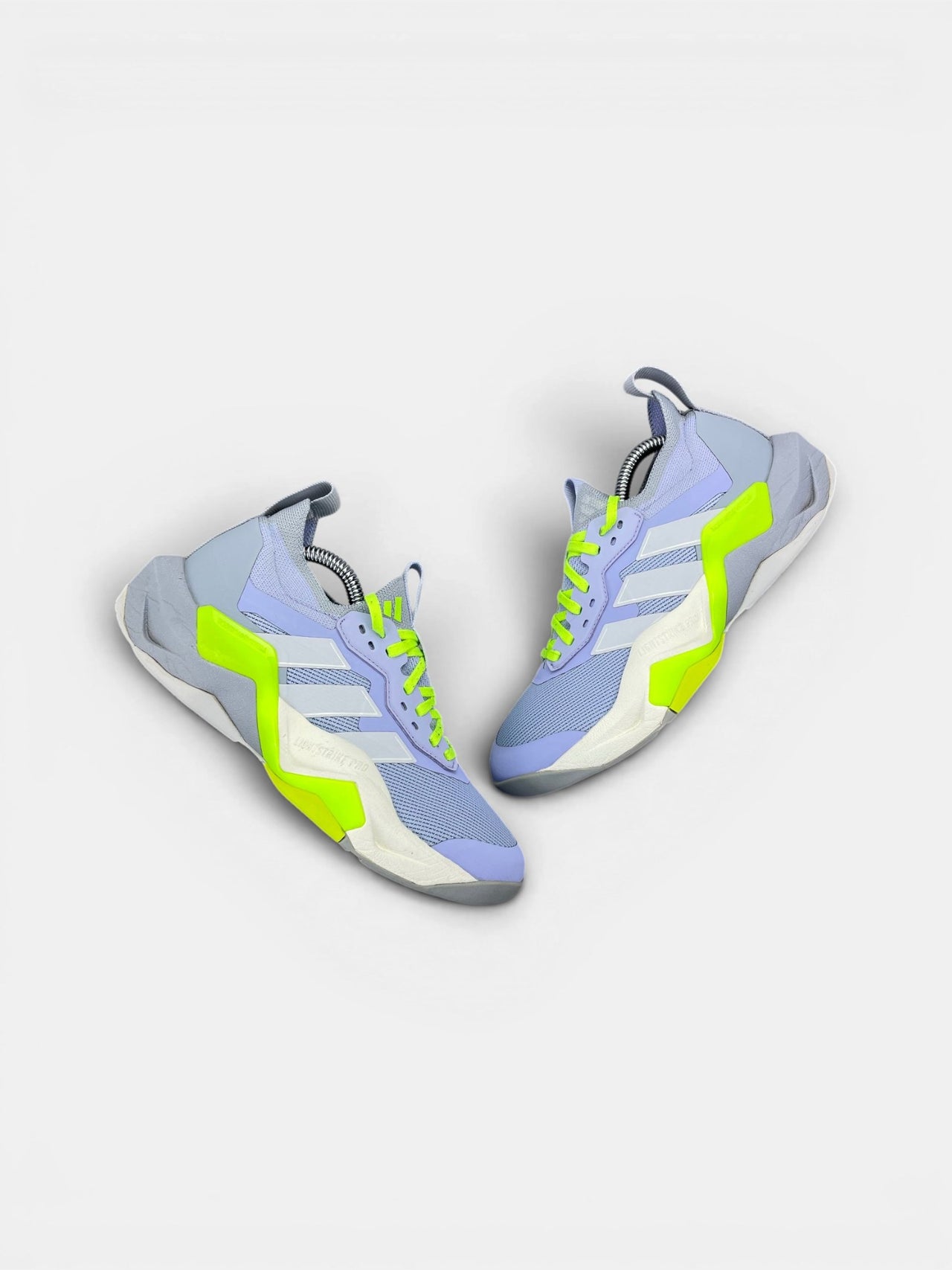 Adidas Rapidmove ADV 2 — buty sportowe damskie w bardzo dobrym stanie rozmiar 38, widok z góry na zewnętrzną stronę butów