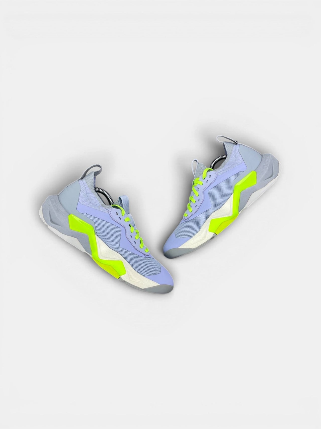 Adidas Rapidmove ADV 2 — buty sportowe damskie w bardzo dobrym stanie rozmiar 38, widok z góry na wewnętrzną stronę butów