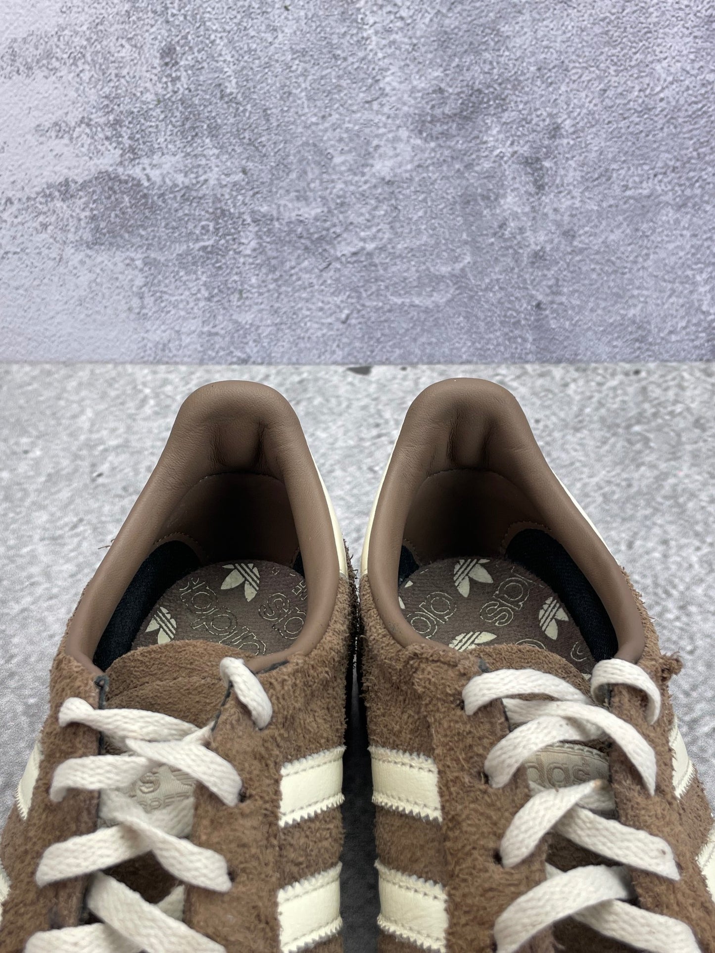 adidas Handball Spezial Earth Strata - buty sportowe, zapiętki butów