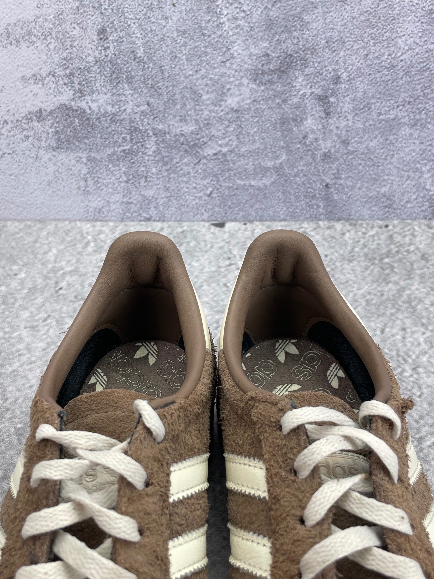 adidas Handball Spezial Earth Strata - buty sportowe, zapiętki butów